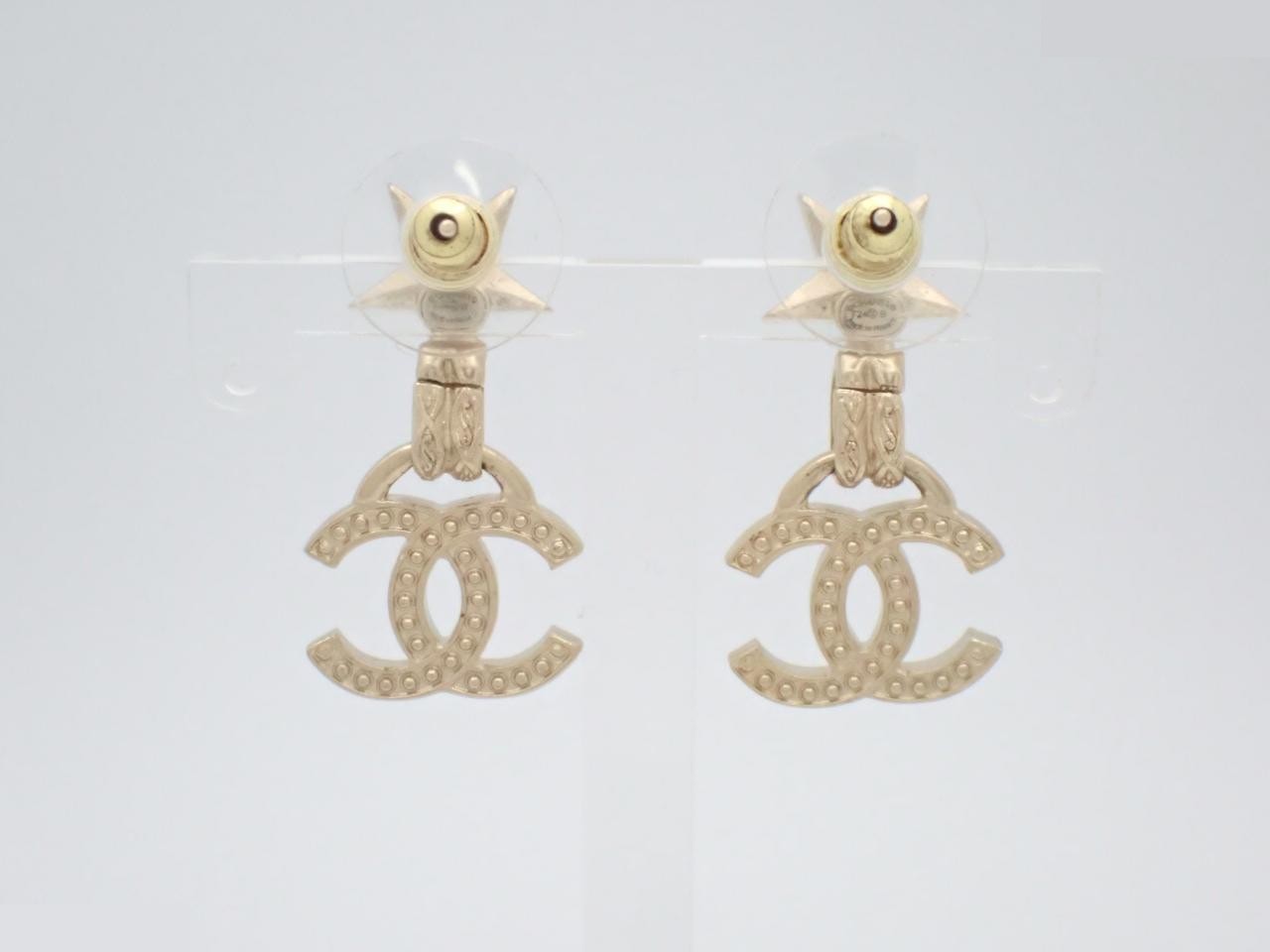 Coco Mark Star Earrings F24B Gold Color — view 2