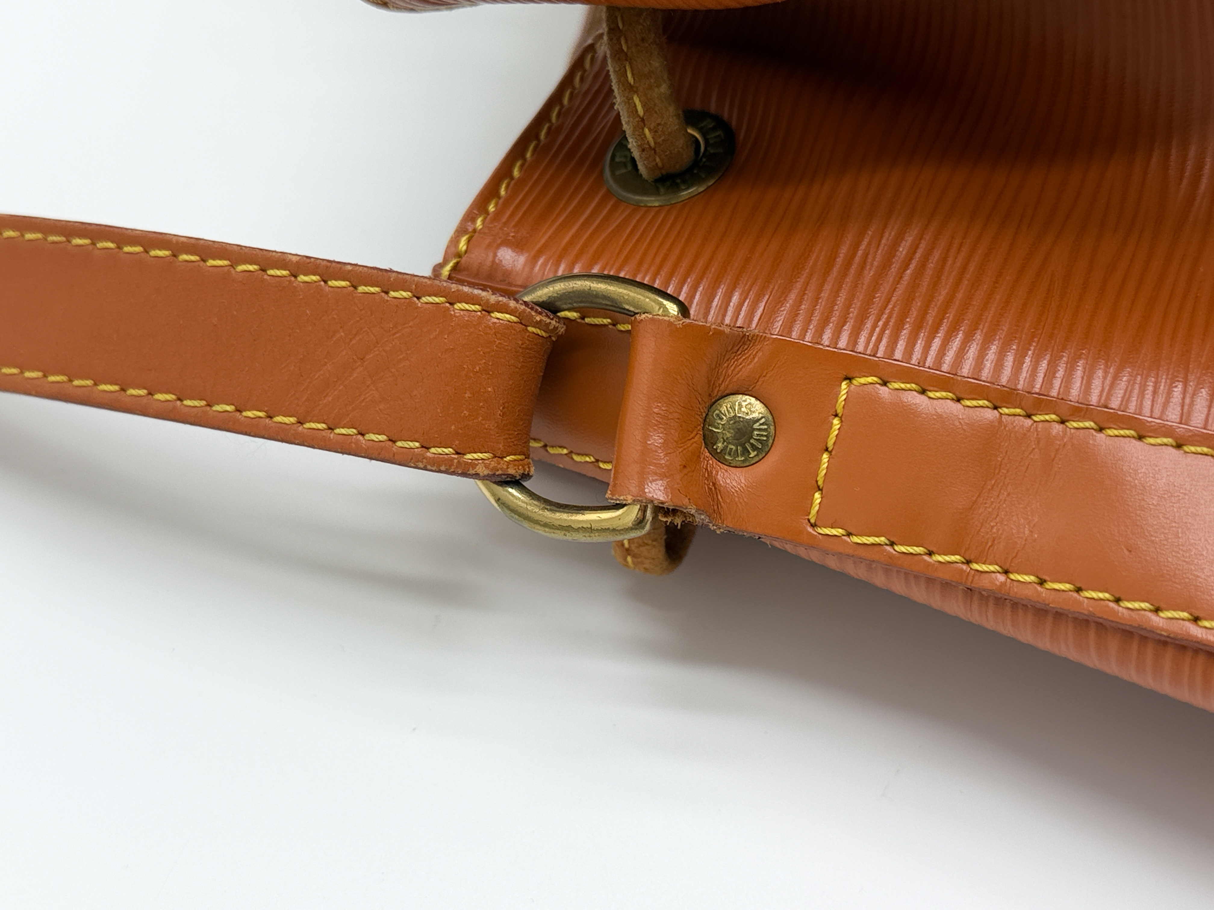 Epi M44103 Petit Noé Kenya Brown Shoulder Bag — view 5