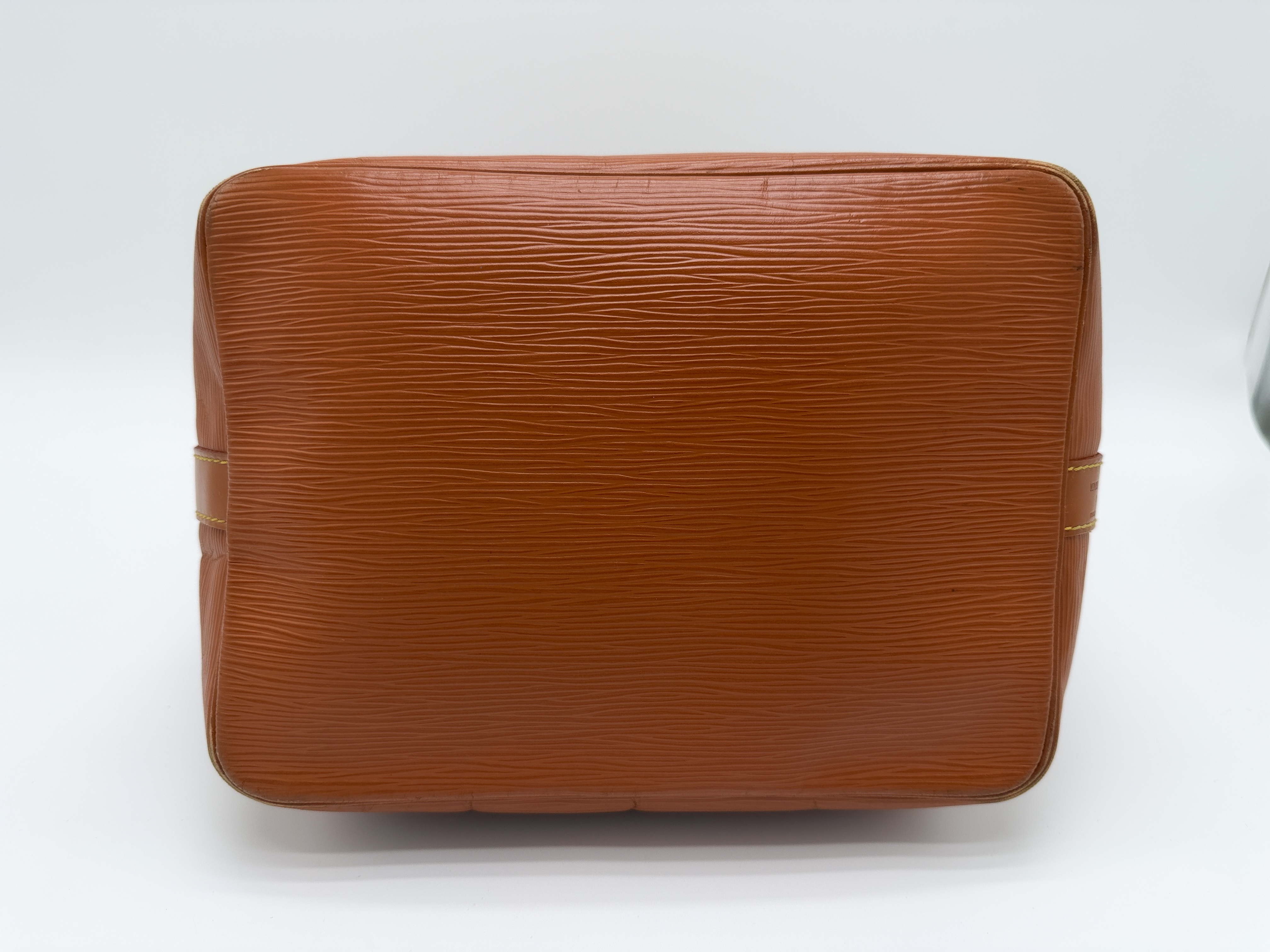 Epi M44103 Petit Noé Kenya Brown Shoulder Bag — view 9