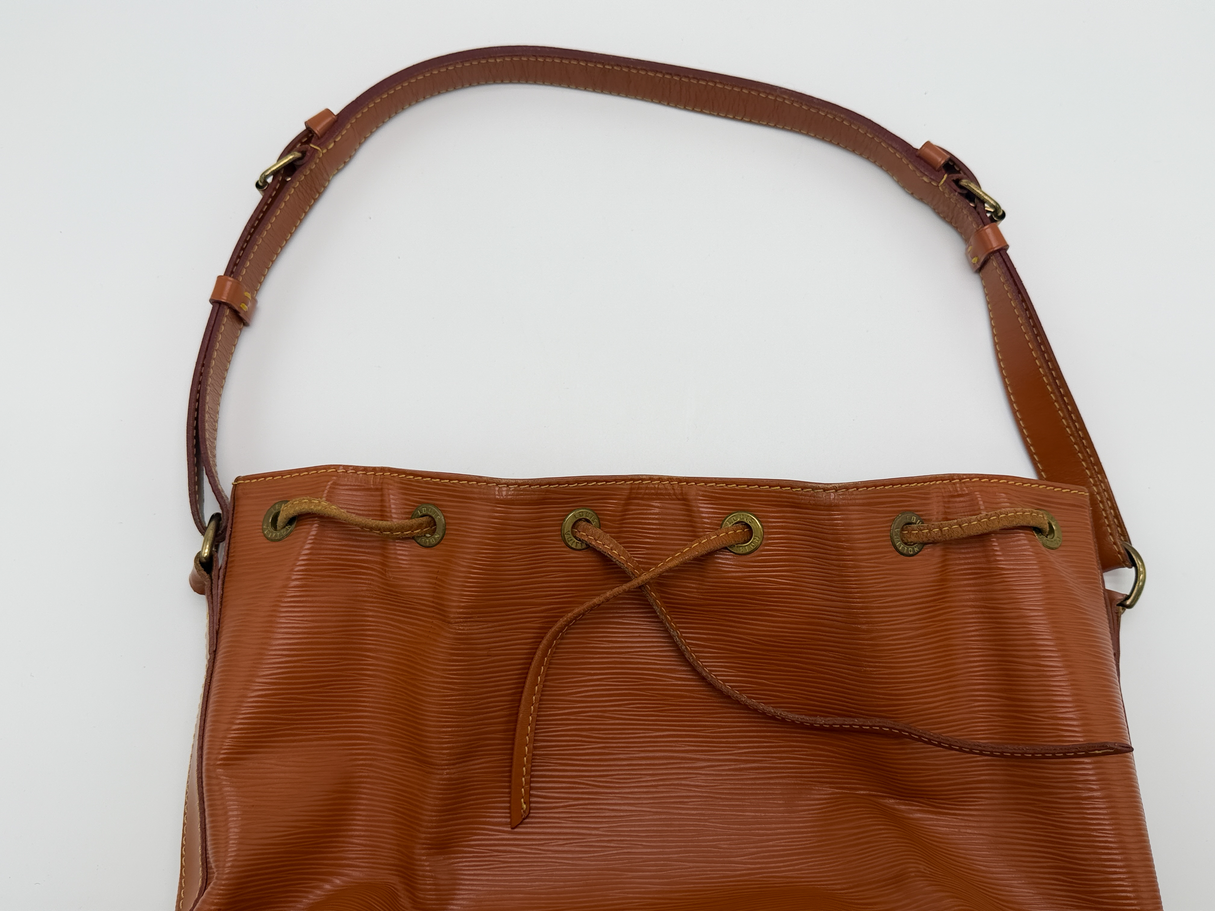 Epi M44103 Petit Noé Kenya Brown Shoulder Bag — view 10