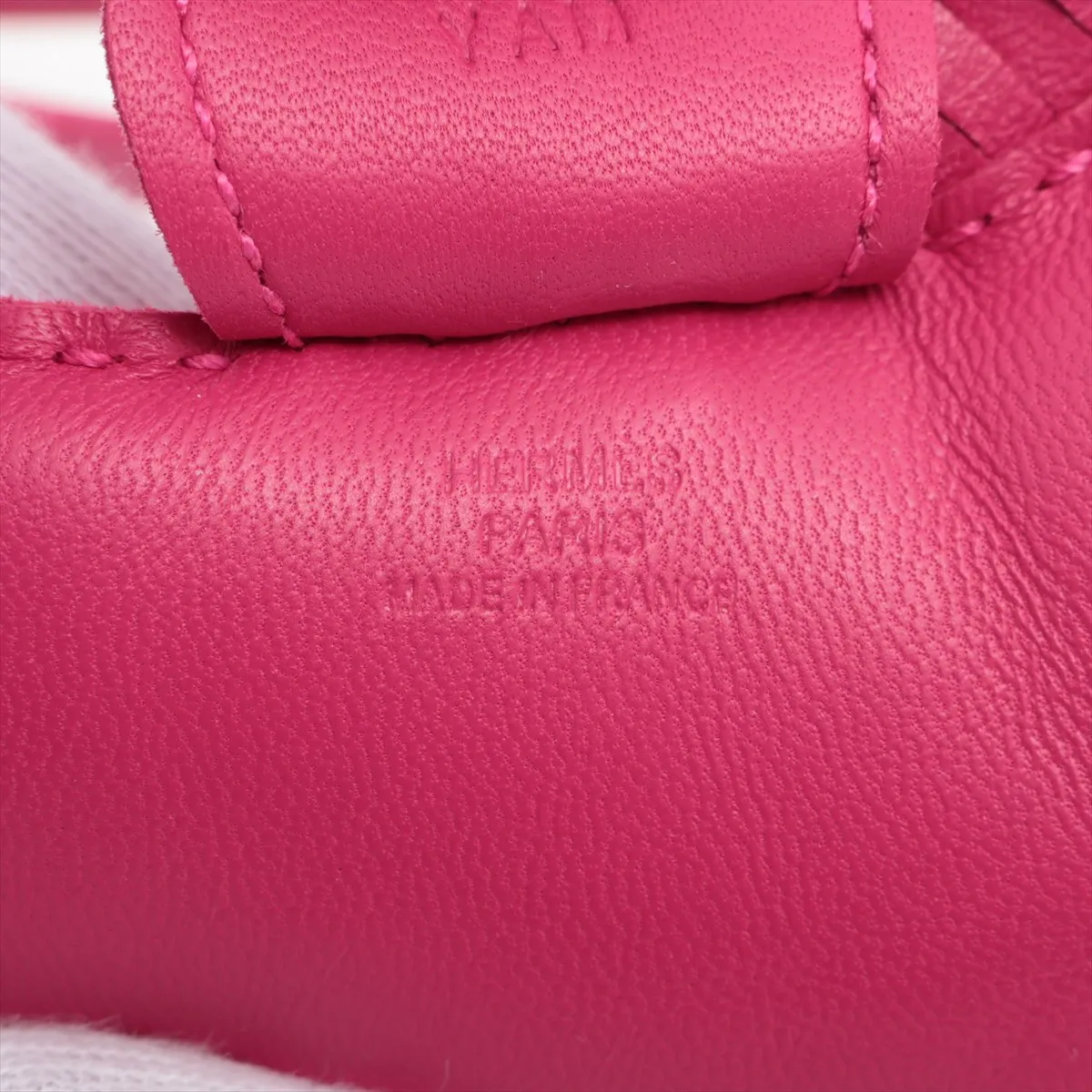 Rodeo Charm MM, Y stamp: 2020. Charm, Agneau Milo, Rose Mexico. Shows signs of wear: — view 3
