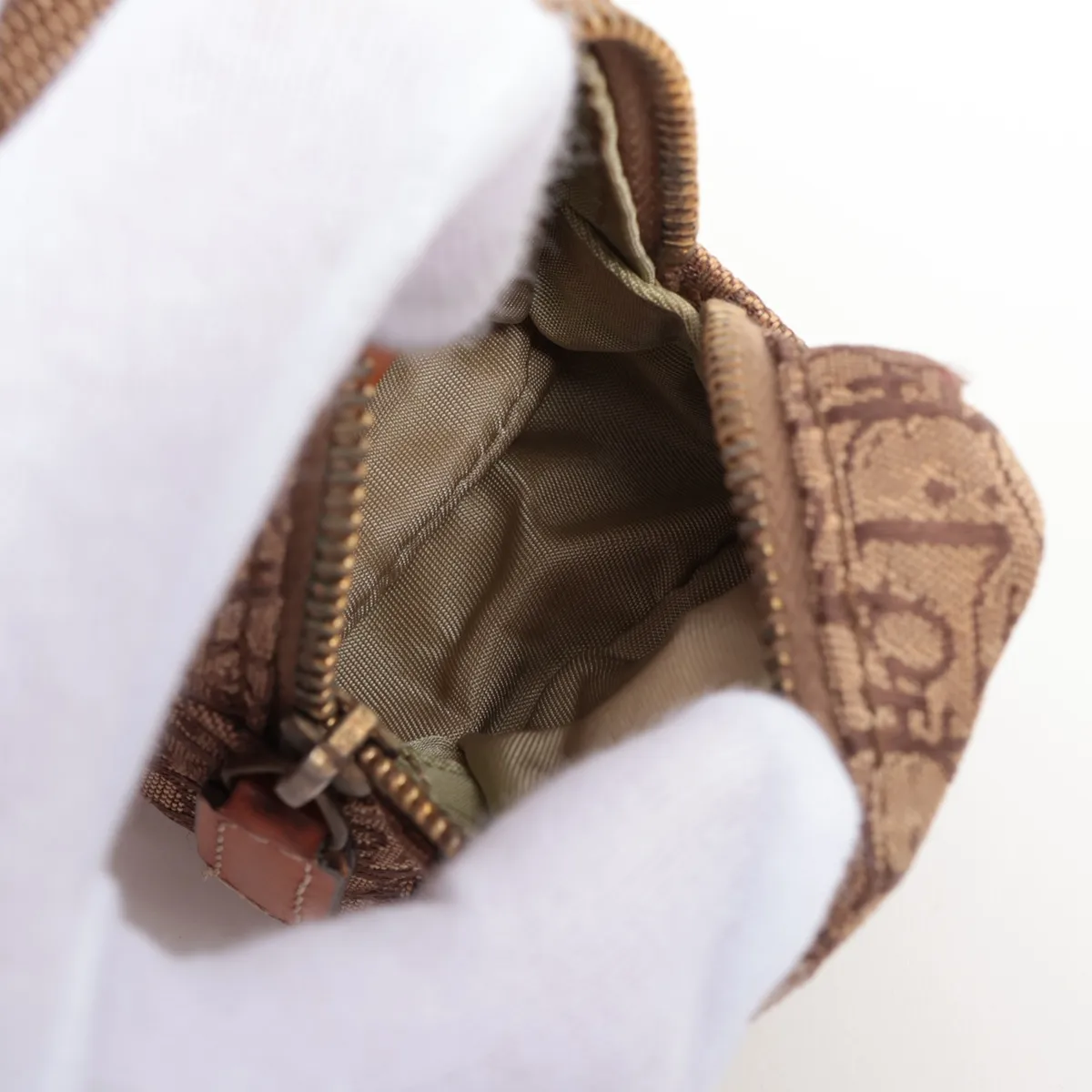 Trotter Street Chic Canvas x Leather Shoulder Bag Beige — view 8