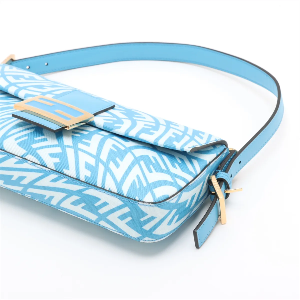 Baguette 1997 Mamma Bucket PVC x Leather Shoulder Bag Blue 8BR792 — view 3