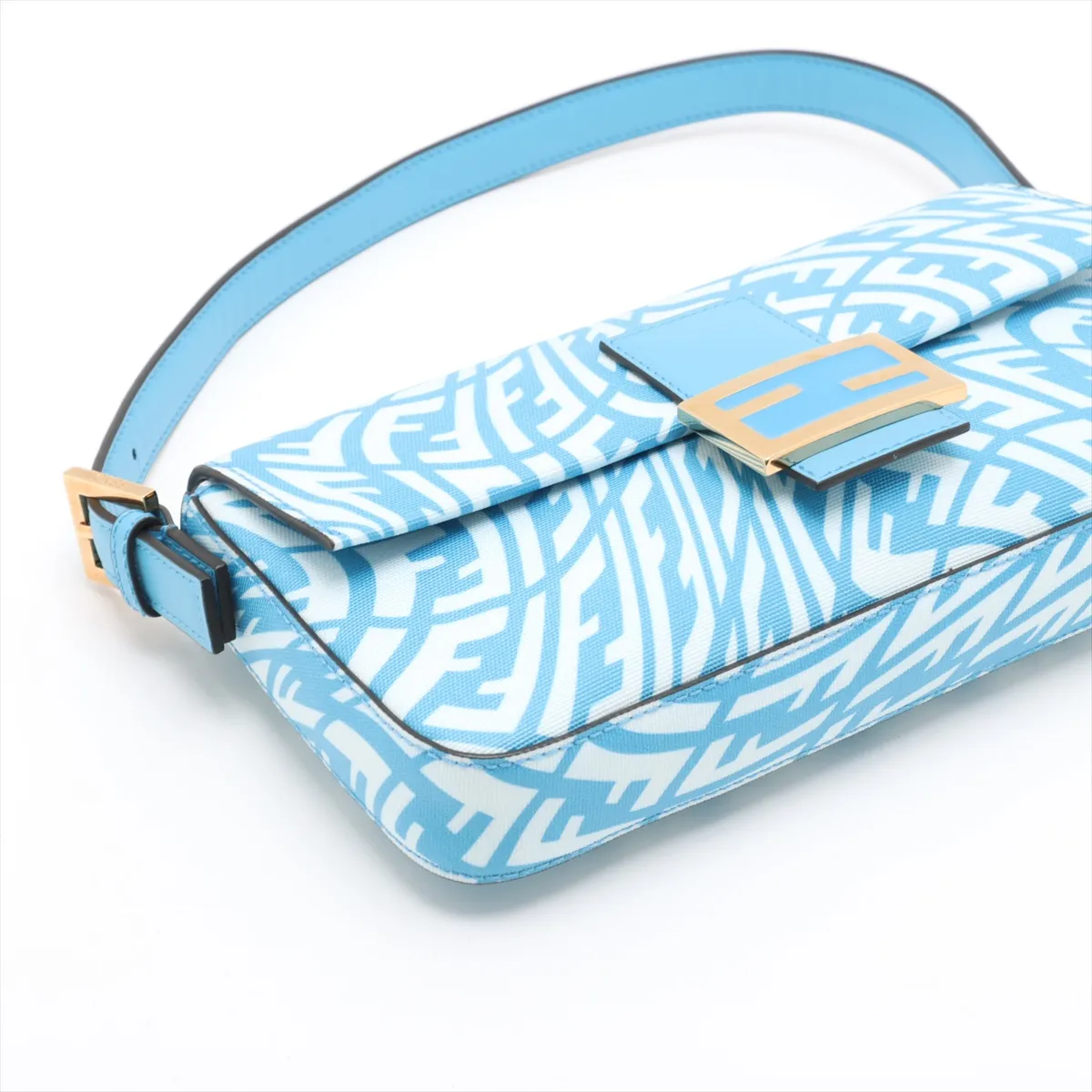 Baguette 1997 Mamma Bucket PVC x Leather Shoulder Bag Blue 8BR792 — view 4