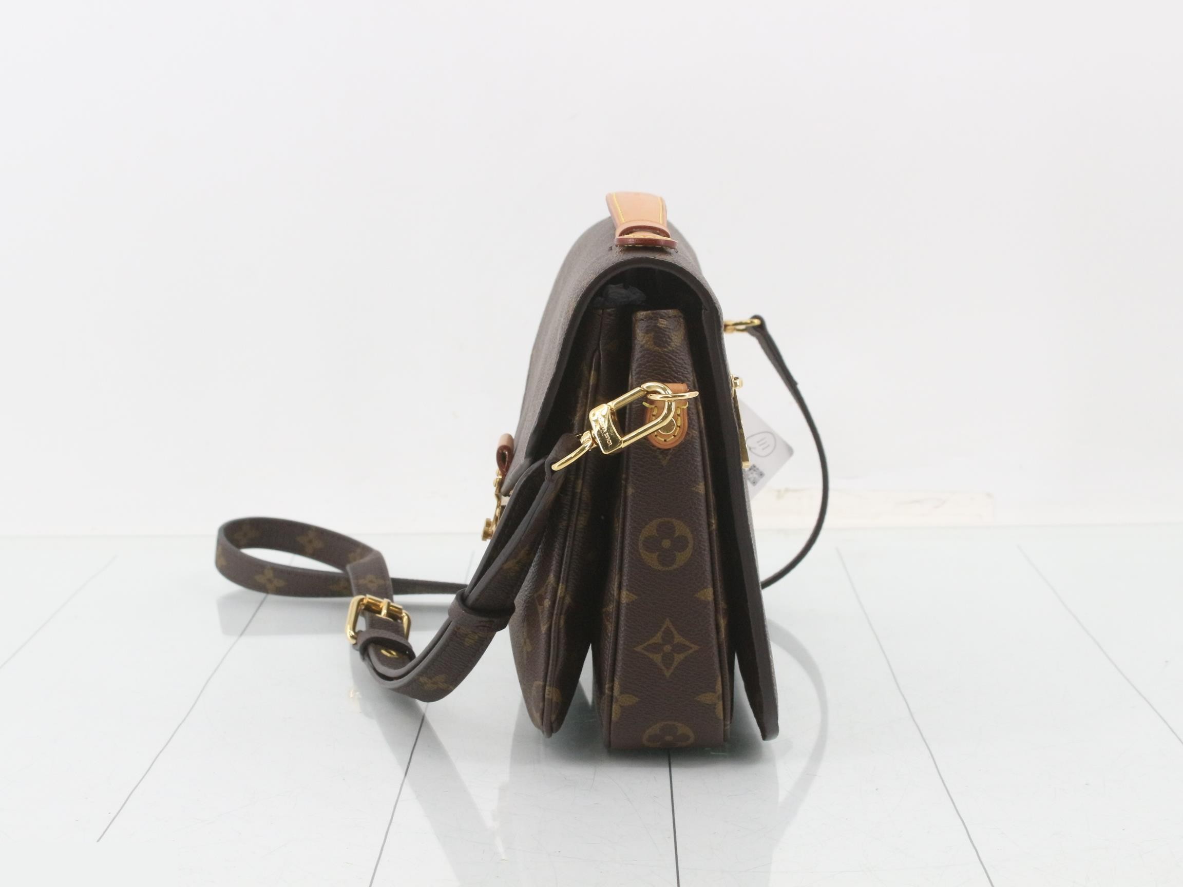 Monogram Pochette Métis 2-Way Shoulder/Handbag — view 3