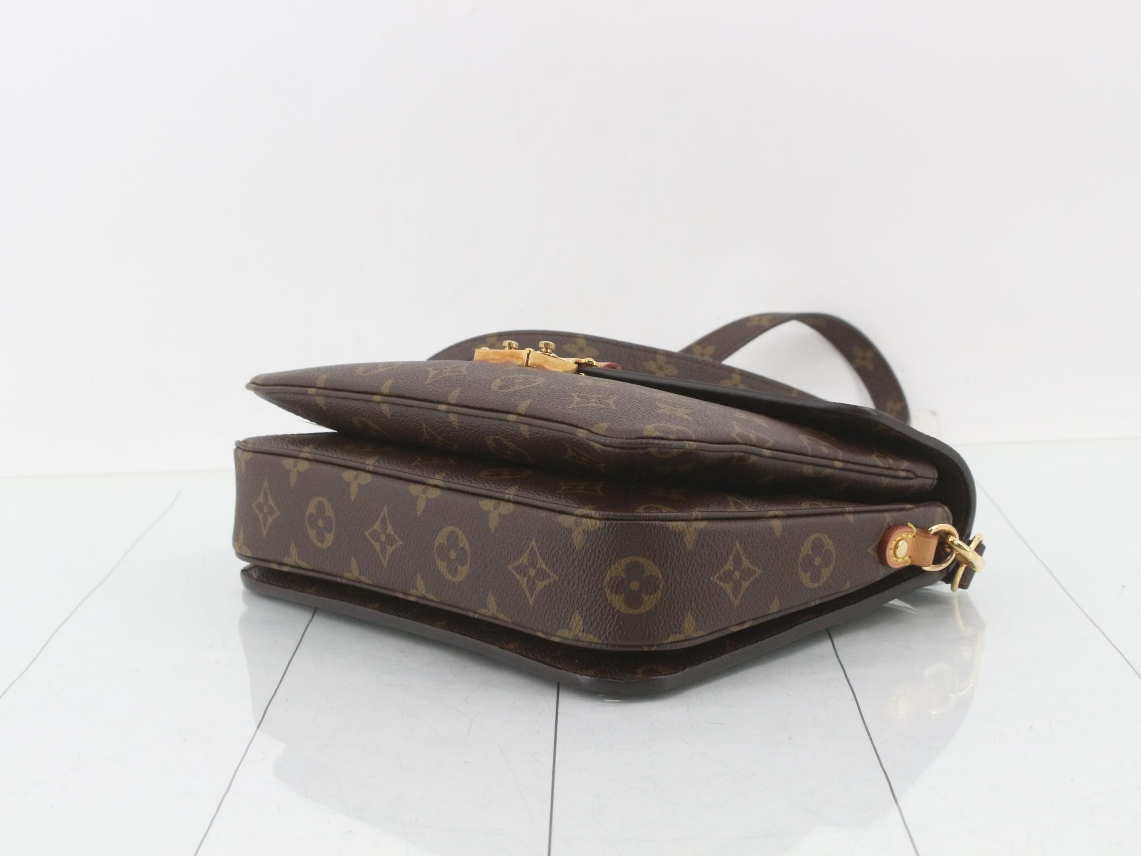 Monogram Pochette Métis 2-Way Shoulder/Handbag — view 6