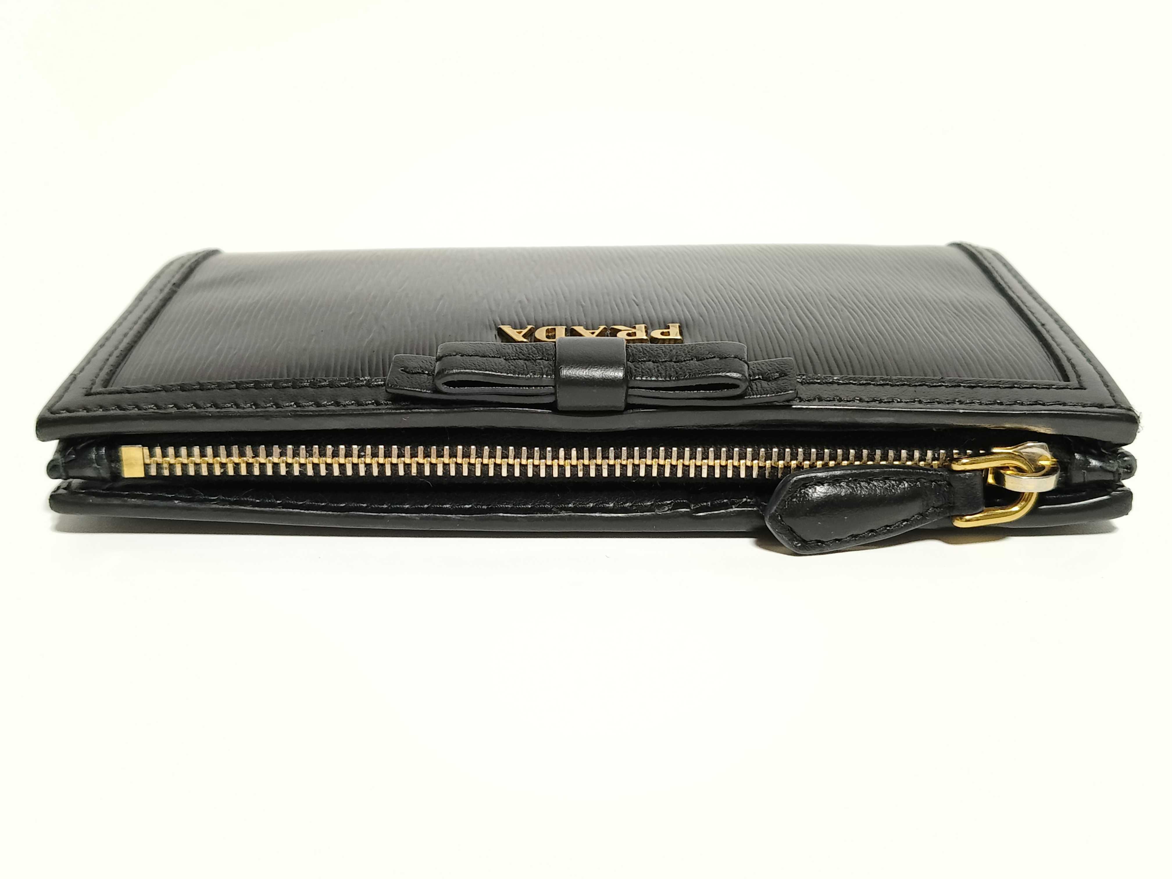 Ribbon Leather Bi-fold Wallet Black Serial Number Box Wallet — view 6