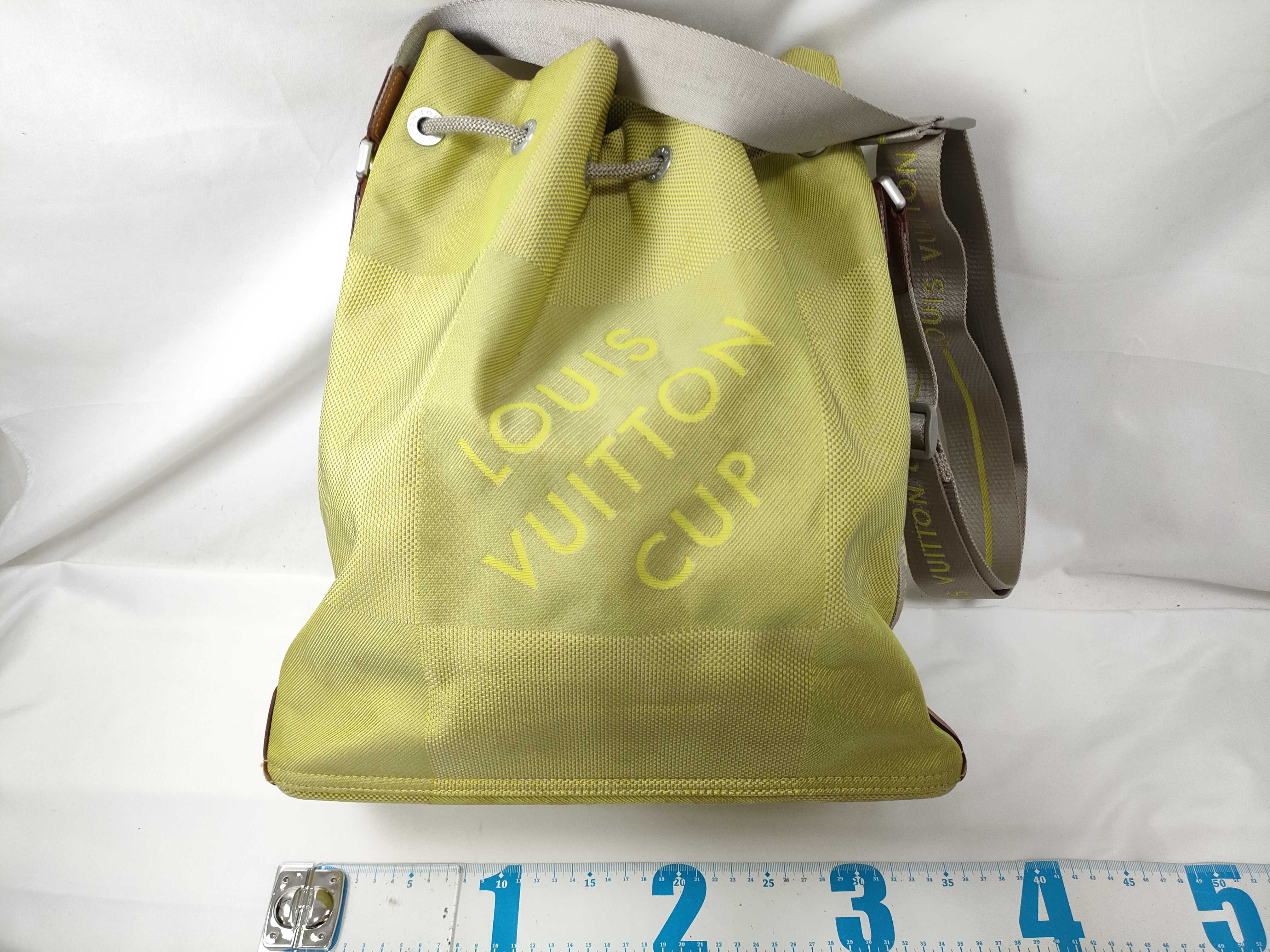 Cup Louis Vuitton LV Cup Volunteer M80635 Shoulder Bag — view 2
