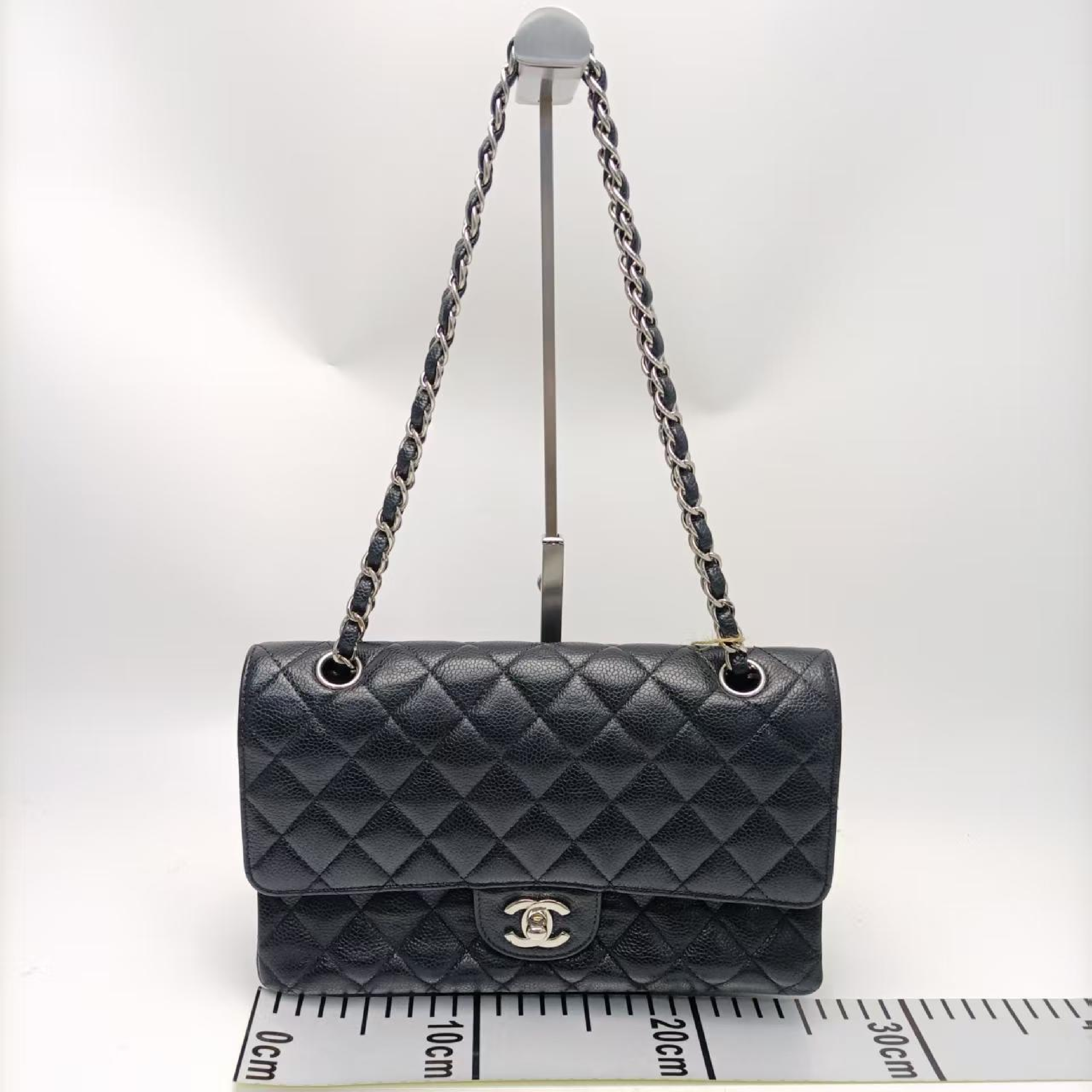 Classic Flap Cowhide Shoulder Bag Serial Number 15 Shoulder Bag