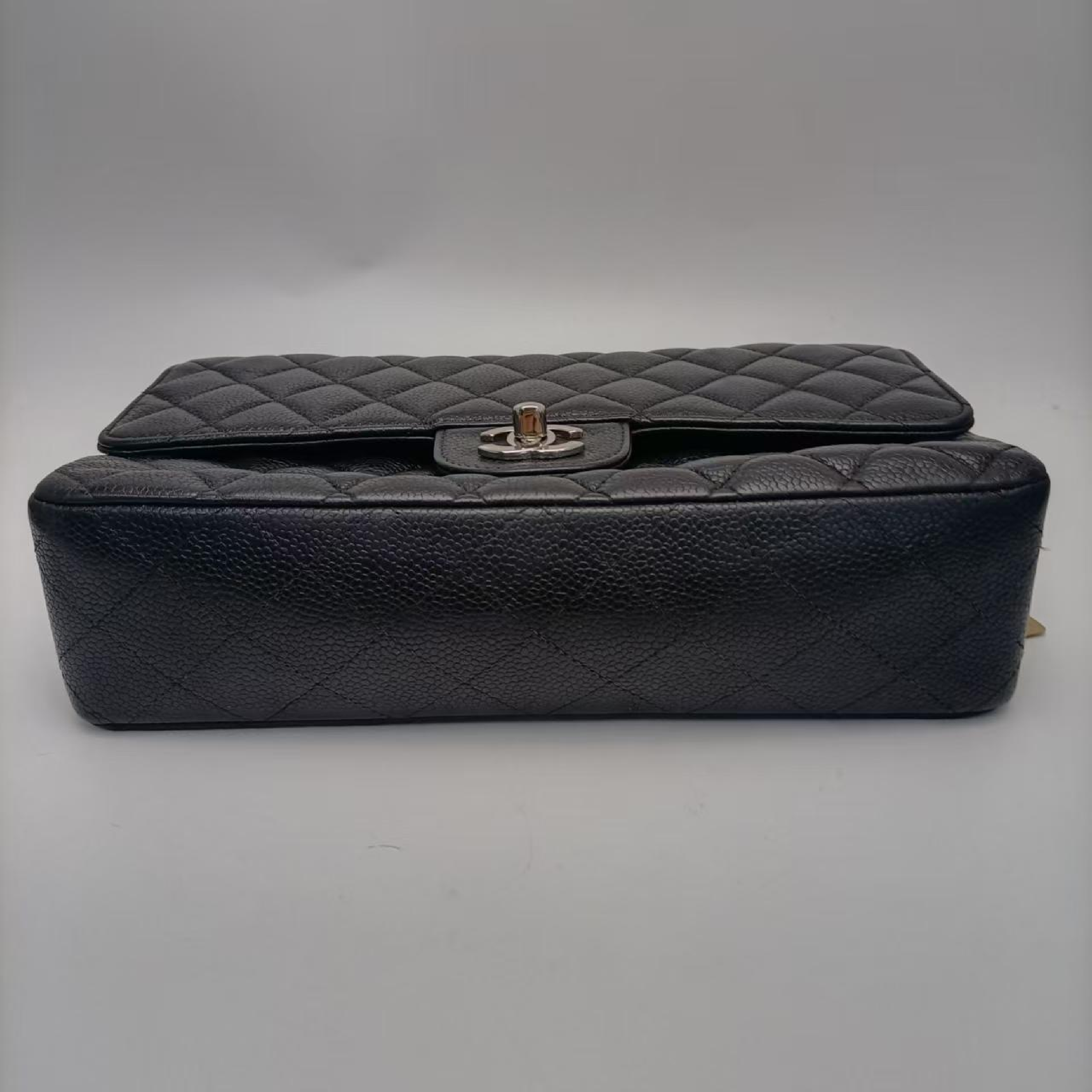 Classic Flap Cowhide Shoulder Bag Serial Number 15 Shoulder Bag — view 6