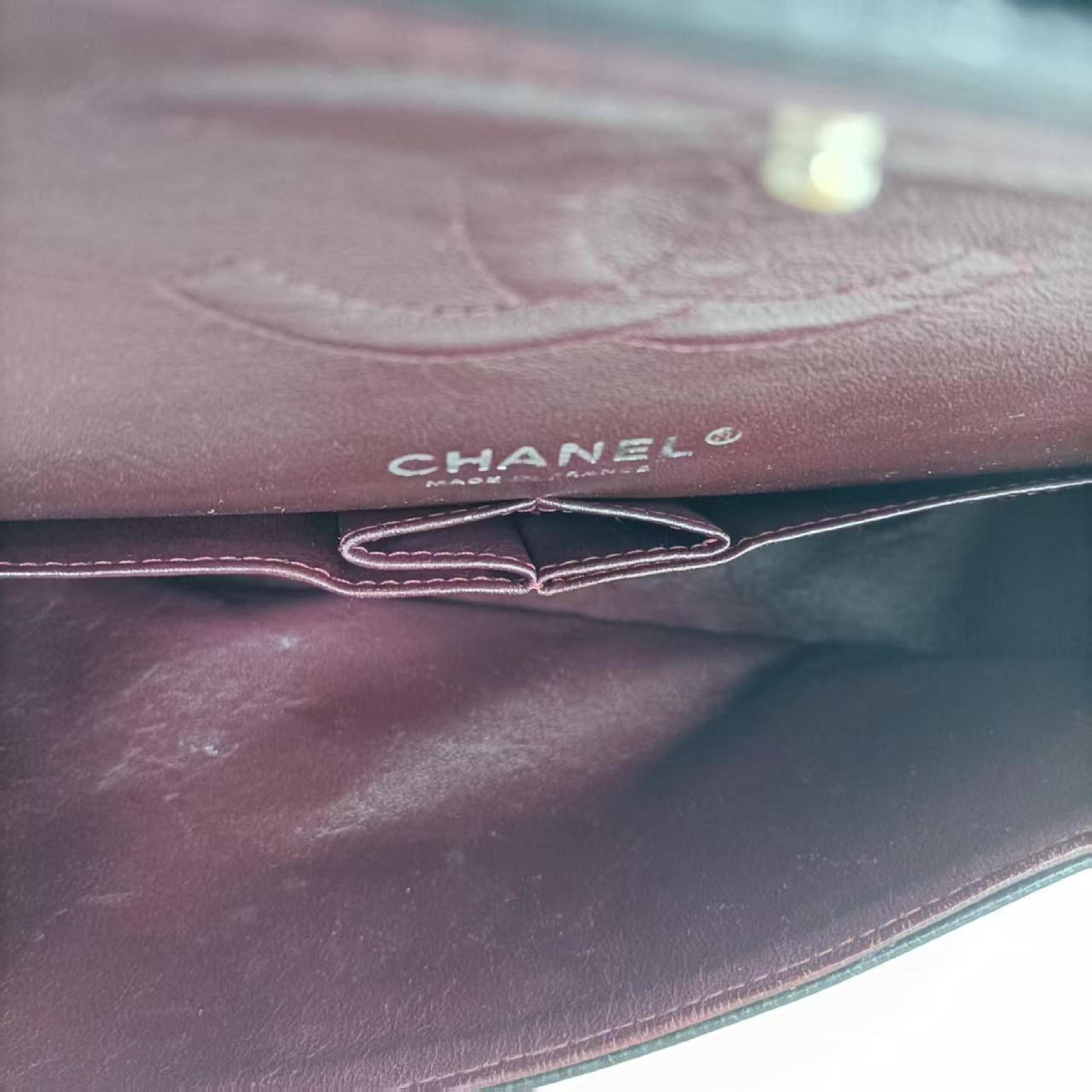 Classic Flap Cowhide Shoulder Bag Serial Number 15 Shoulder Bag — view 10