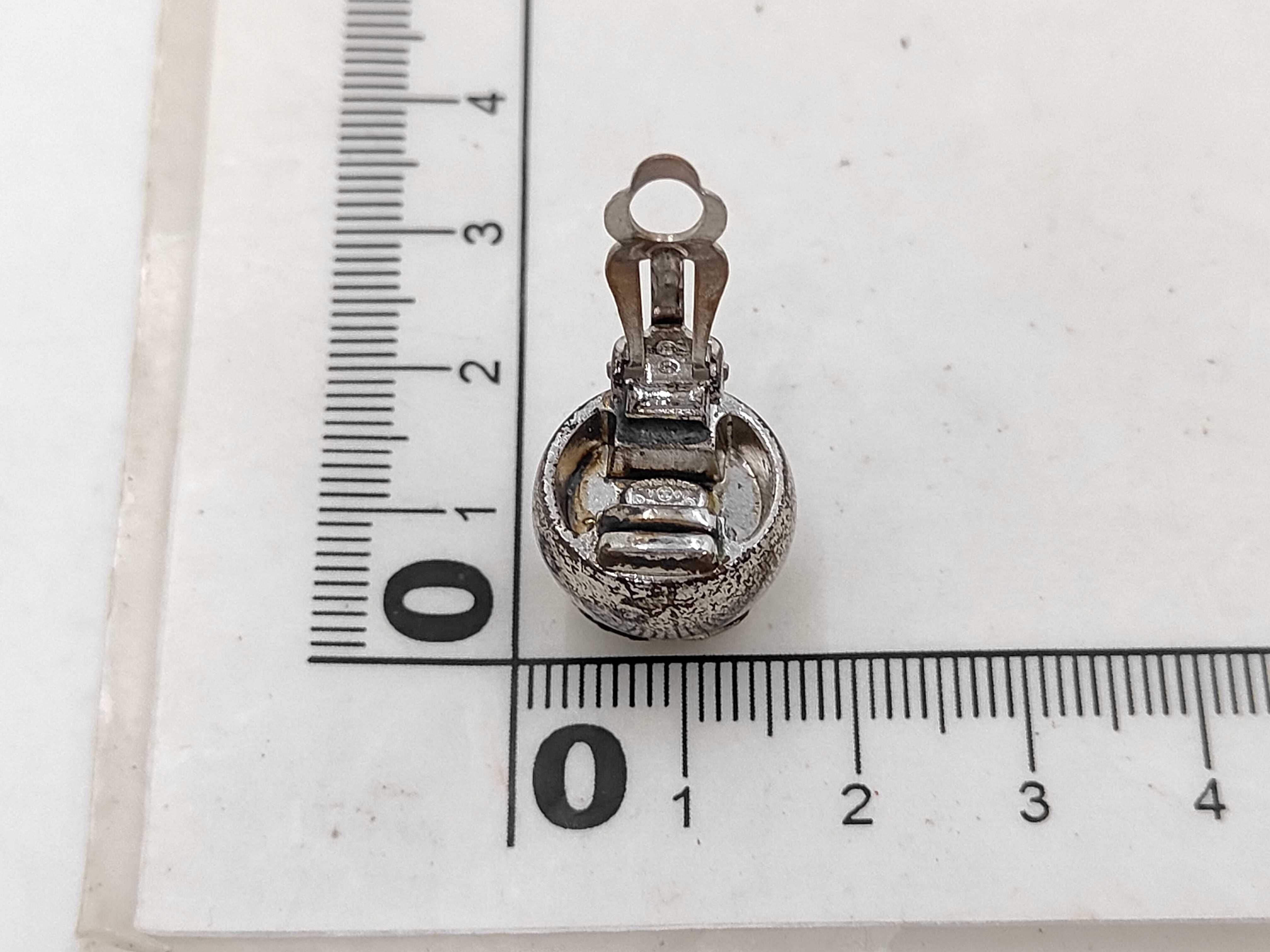 Coco Mark Round Silver Earrings 00A — view 2
