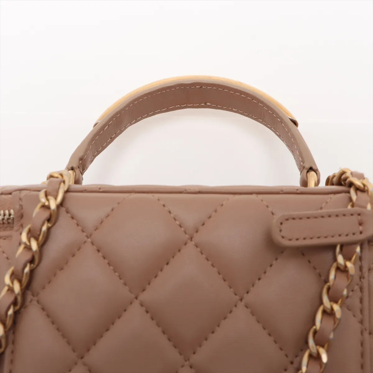 Matelasse Lambskin Vanity Bag Beige Gold Hardware LL2LG3AA Random Serial AP2199 — view 6
