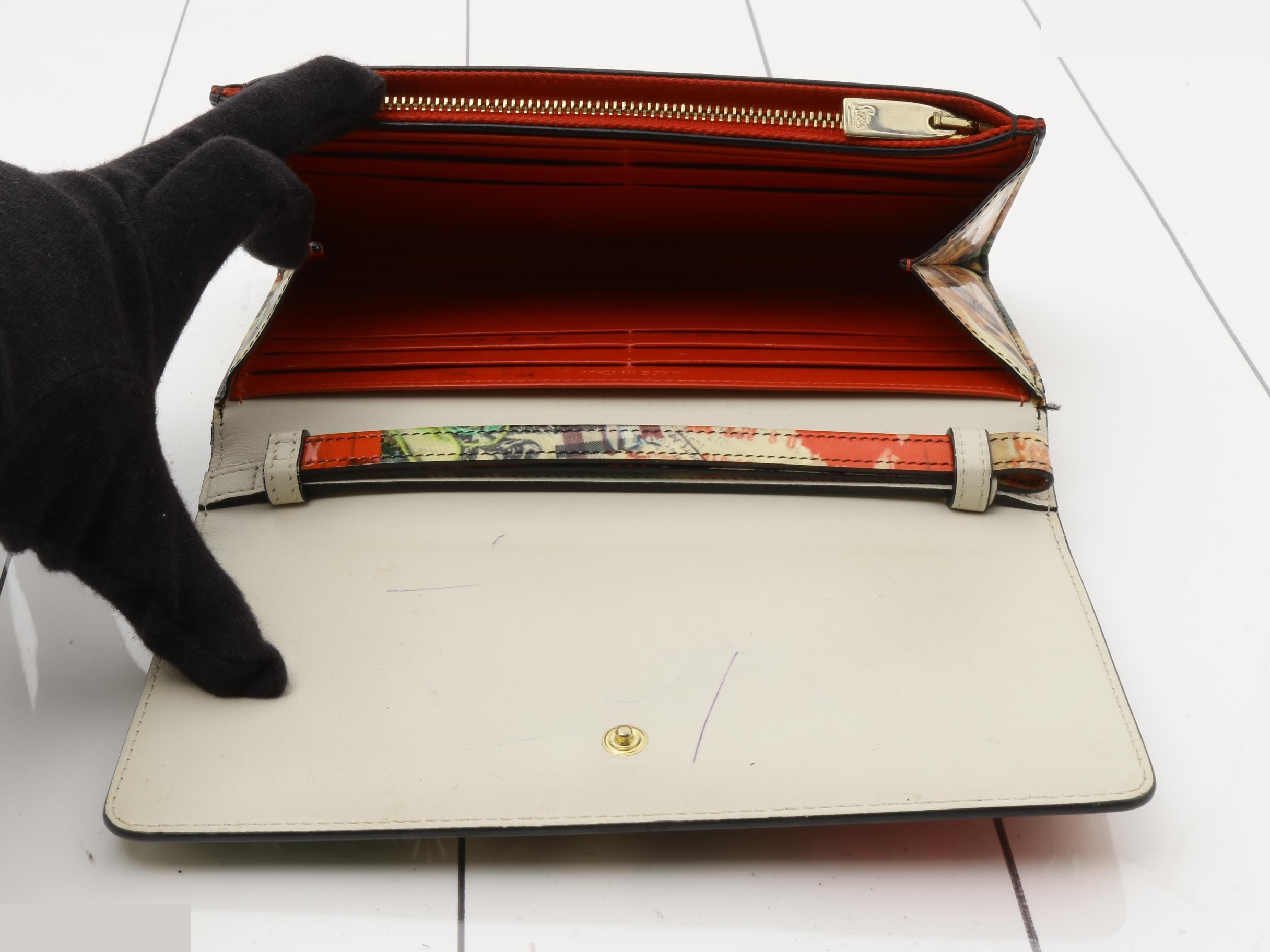 Other lines: Bags and Wallets — view 4