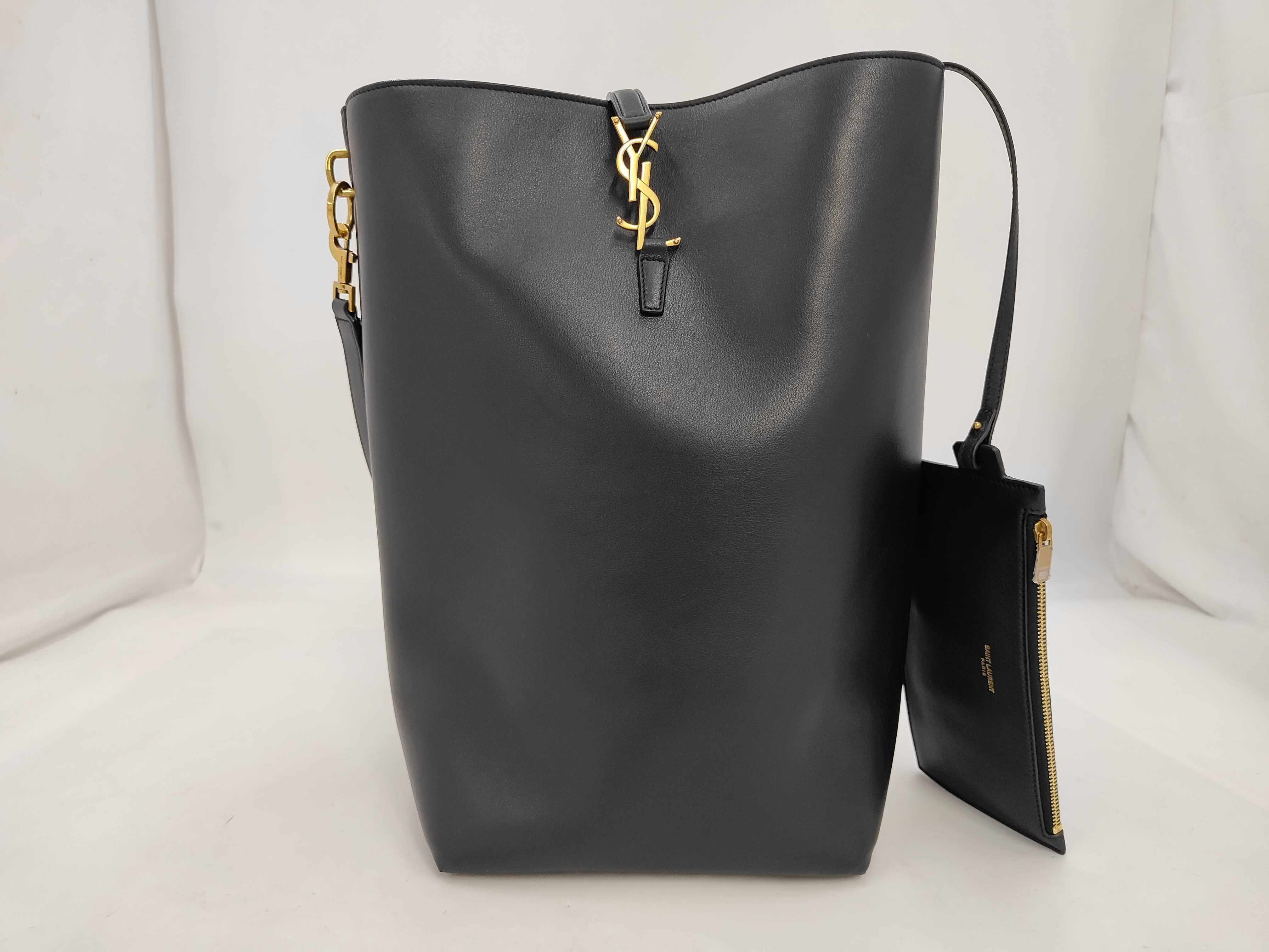 Shoulder Bag LE 37 Long Calfskin Black Gold Hardware 800594 Shoulder Bag