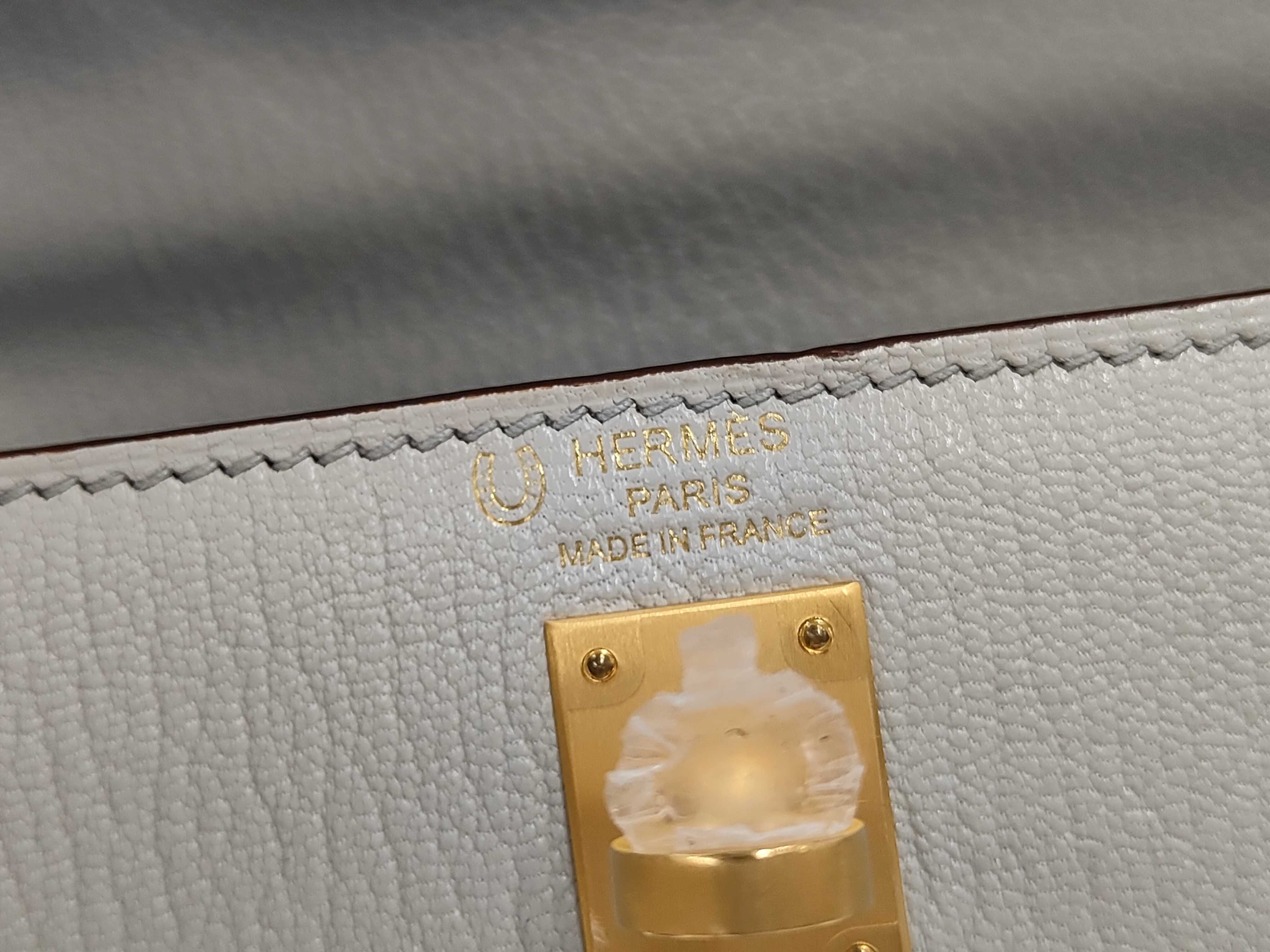 Kelly 25 Handbag & Shoulder Bag with Gold Buckle — view 12