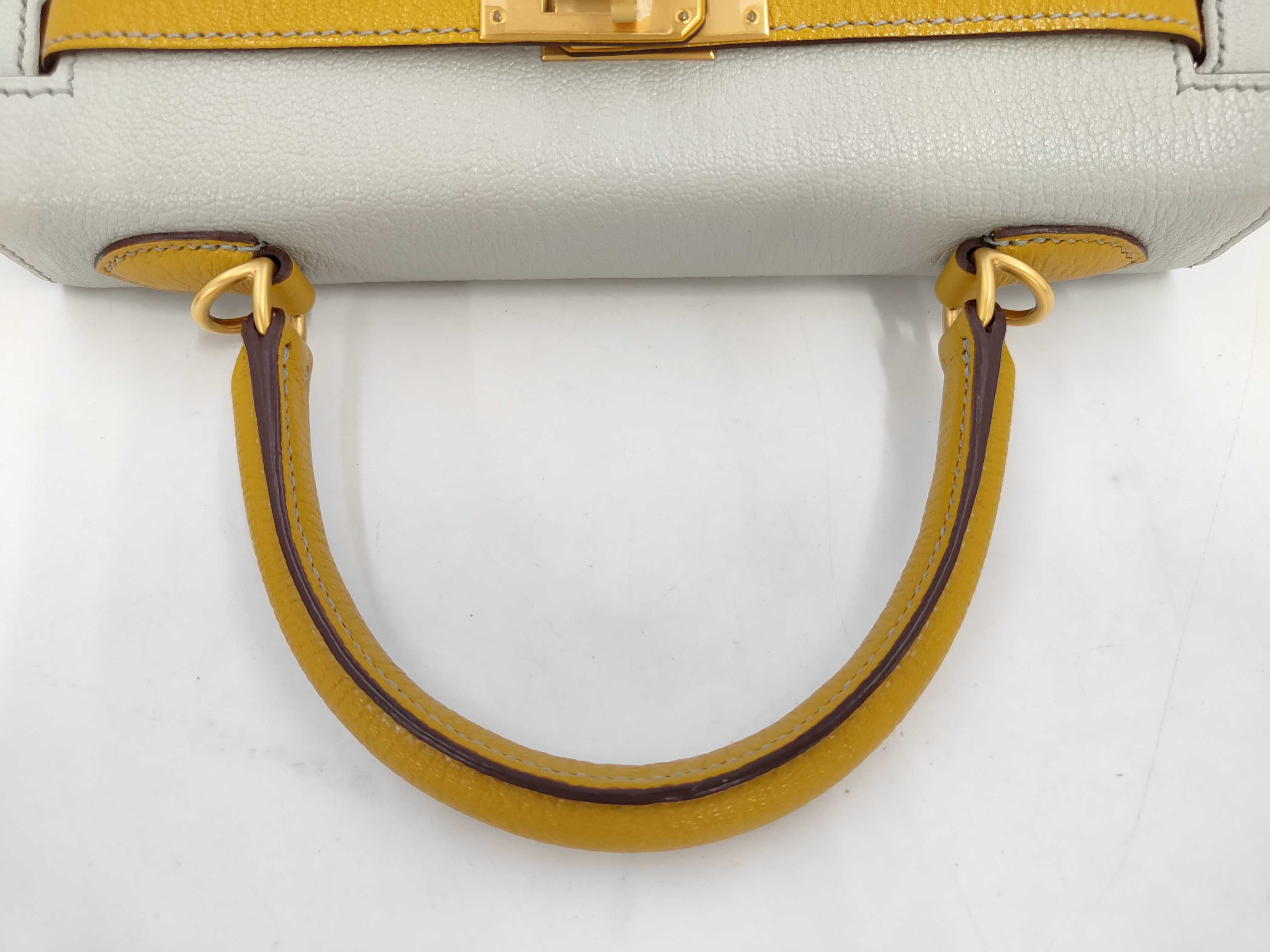 Kelly 25 Handbag & Shoulder Bag with Gold Buckle — view 5