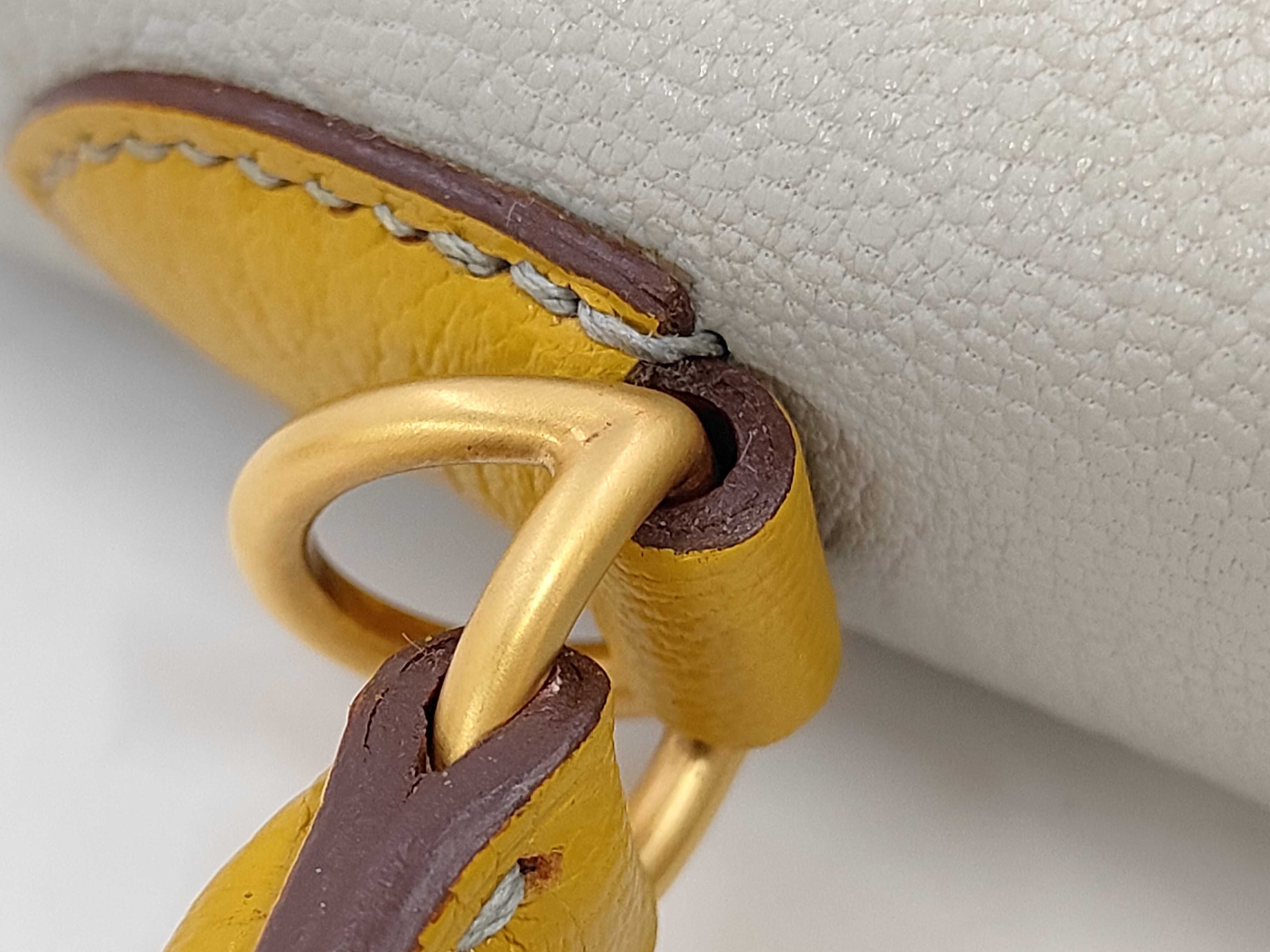 Kelly 25 Handbag & Shoulder Bag with Gold Buckle — view 6
