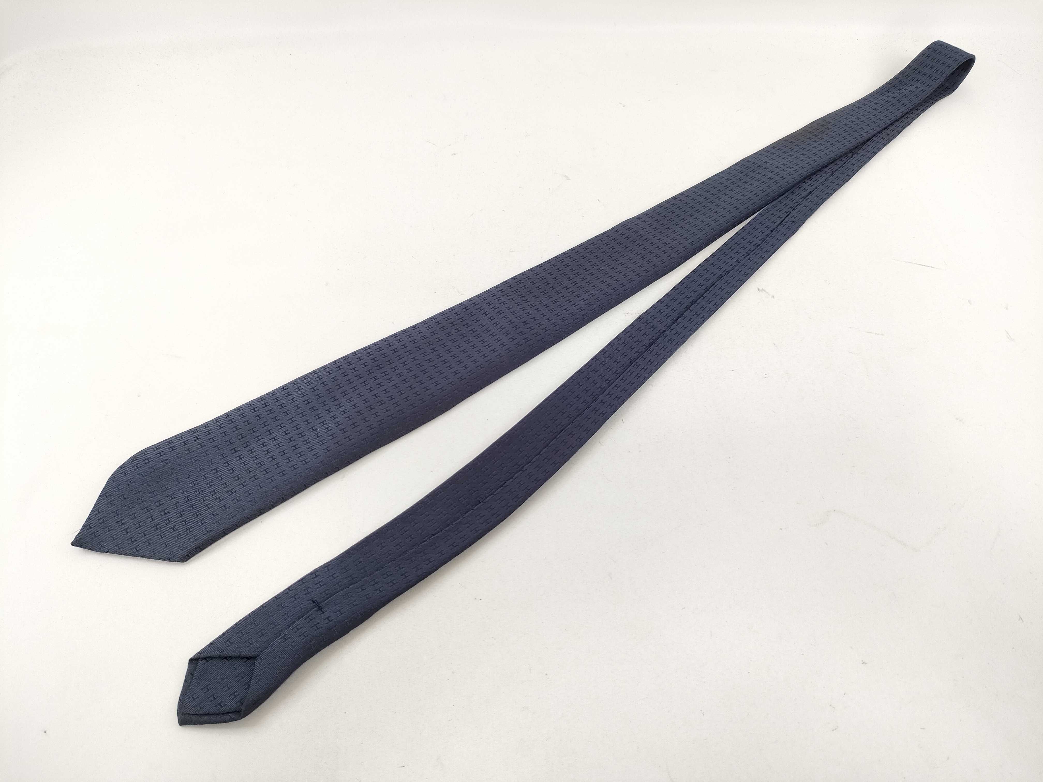 H-pattern tie and other accessories — view 2