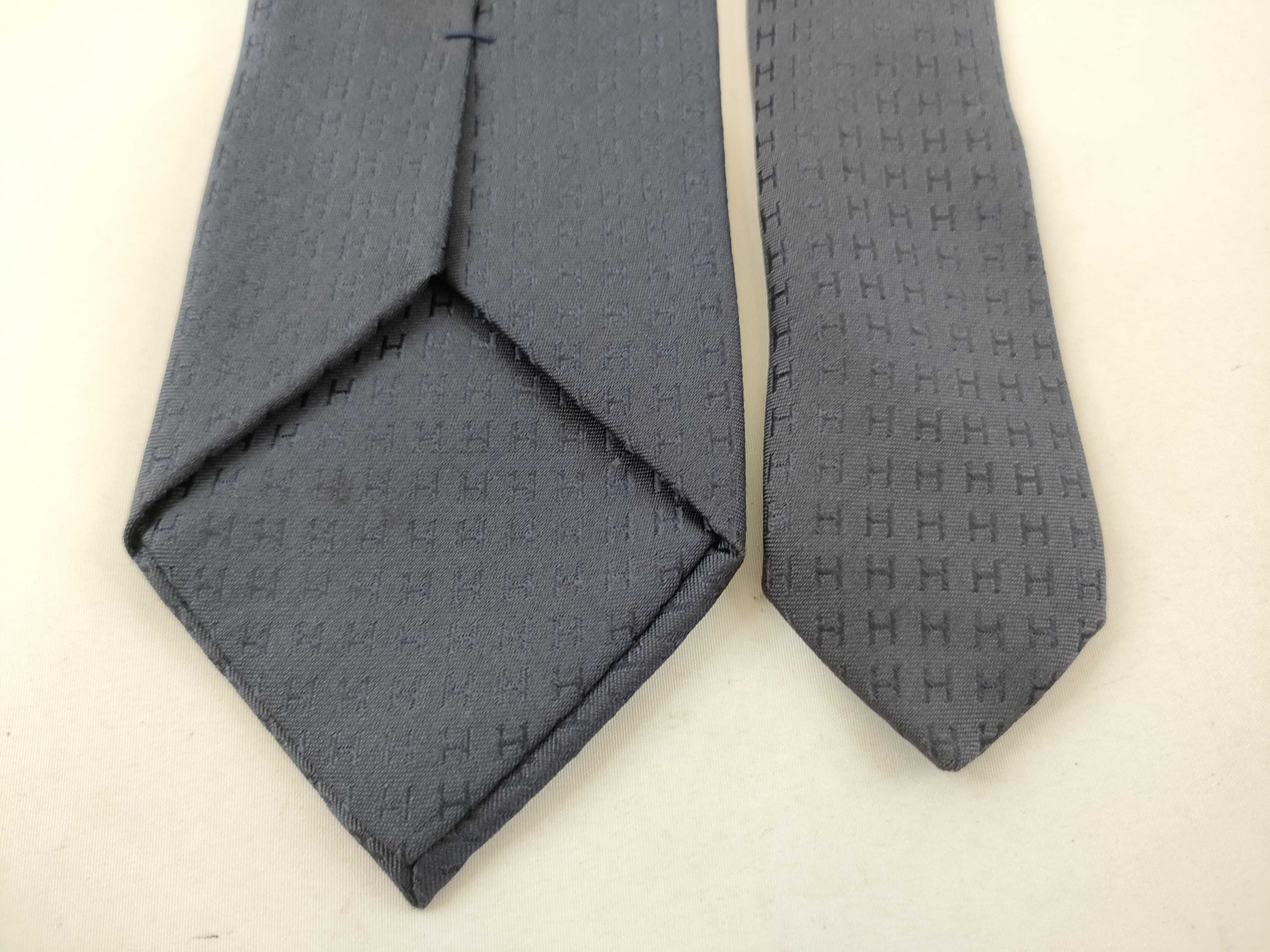 H-pattern tie and other accessories — view 3