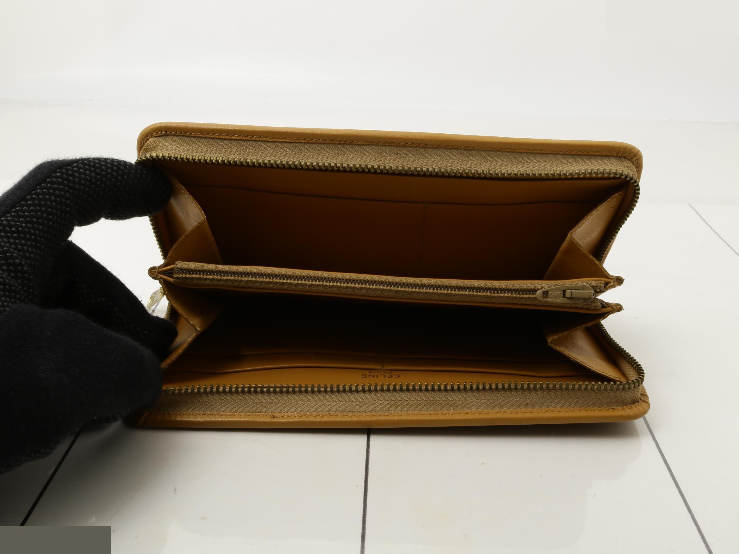 Other lines: Bags and Wallets — view 4