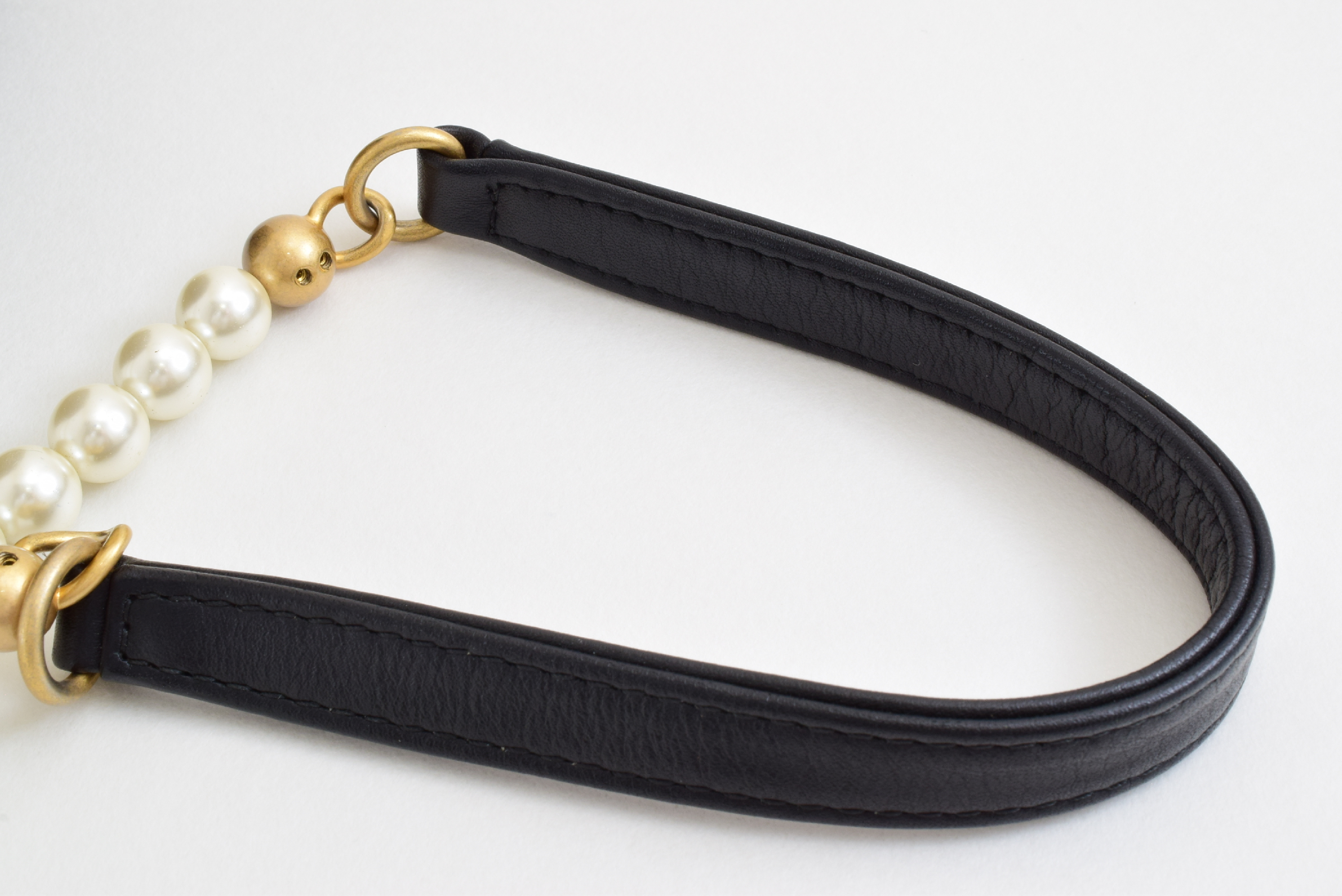 Matelasse Pearl Chain Shoulder Seal Shoulder Bag — view 8