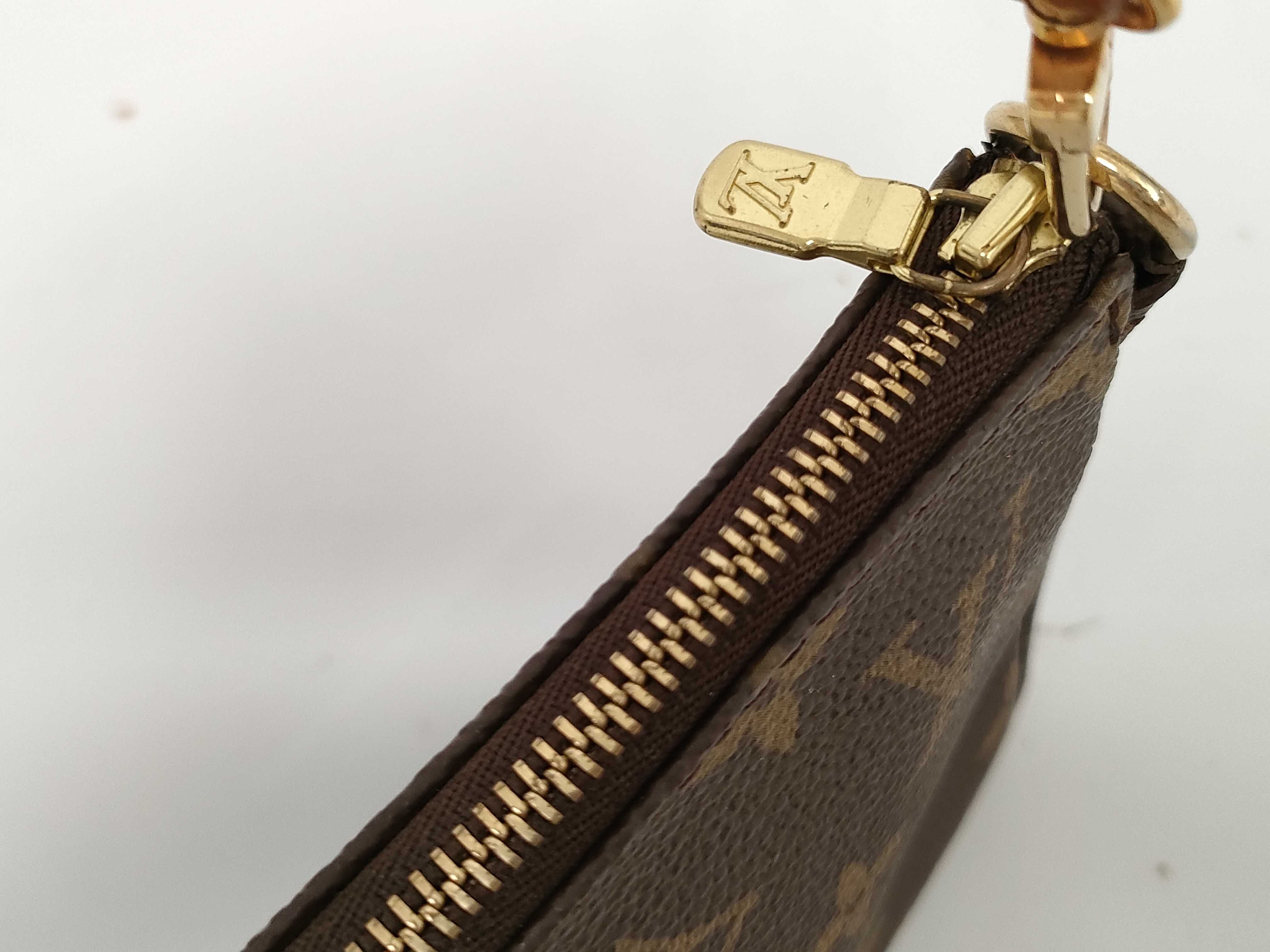 Monogram Accessoires SP0070 Pouch — view 7