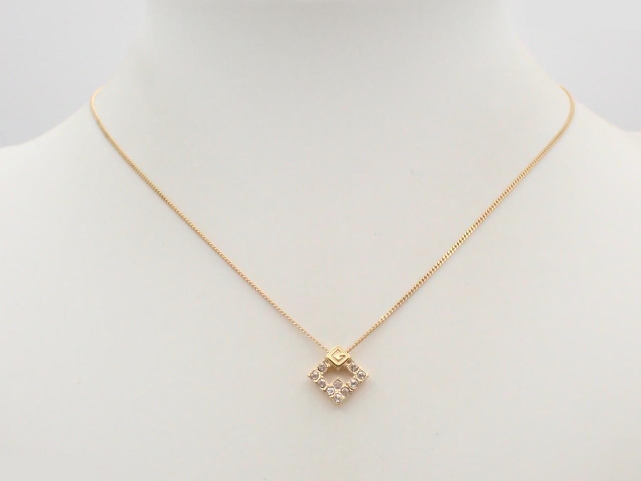 Other lines: Precious metals, necklaces, pendants — view 3