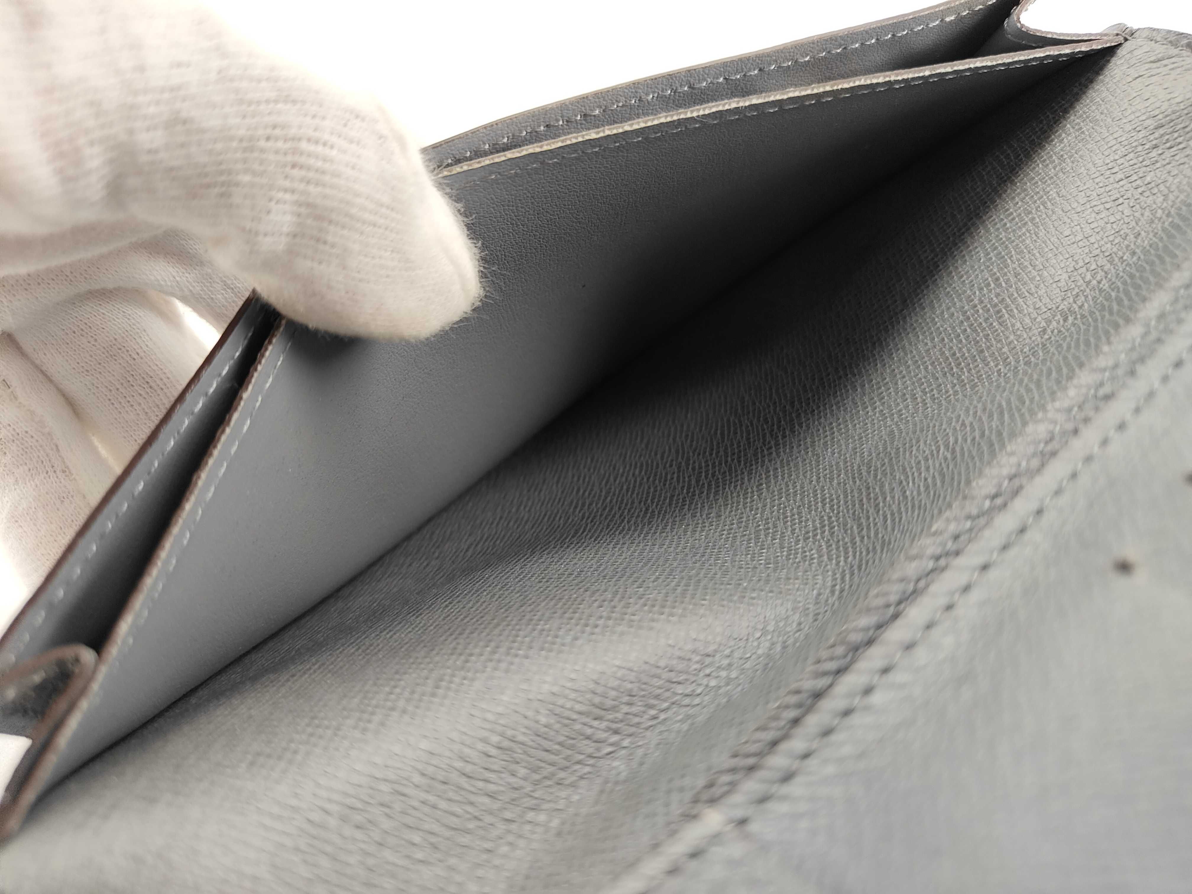 Taiga Louis Vuitton Taiga Wallet Billfold — view 11