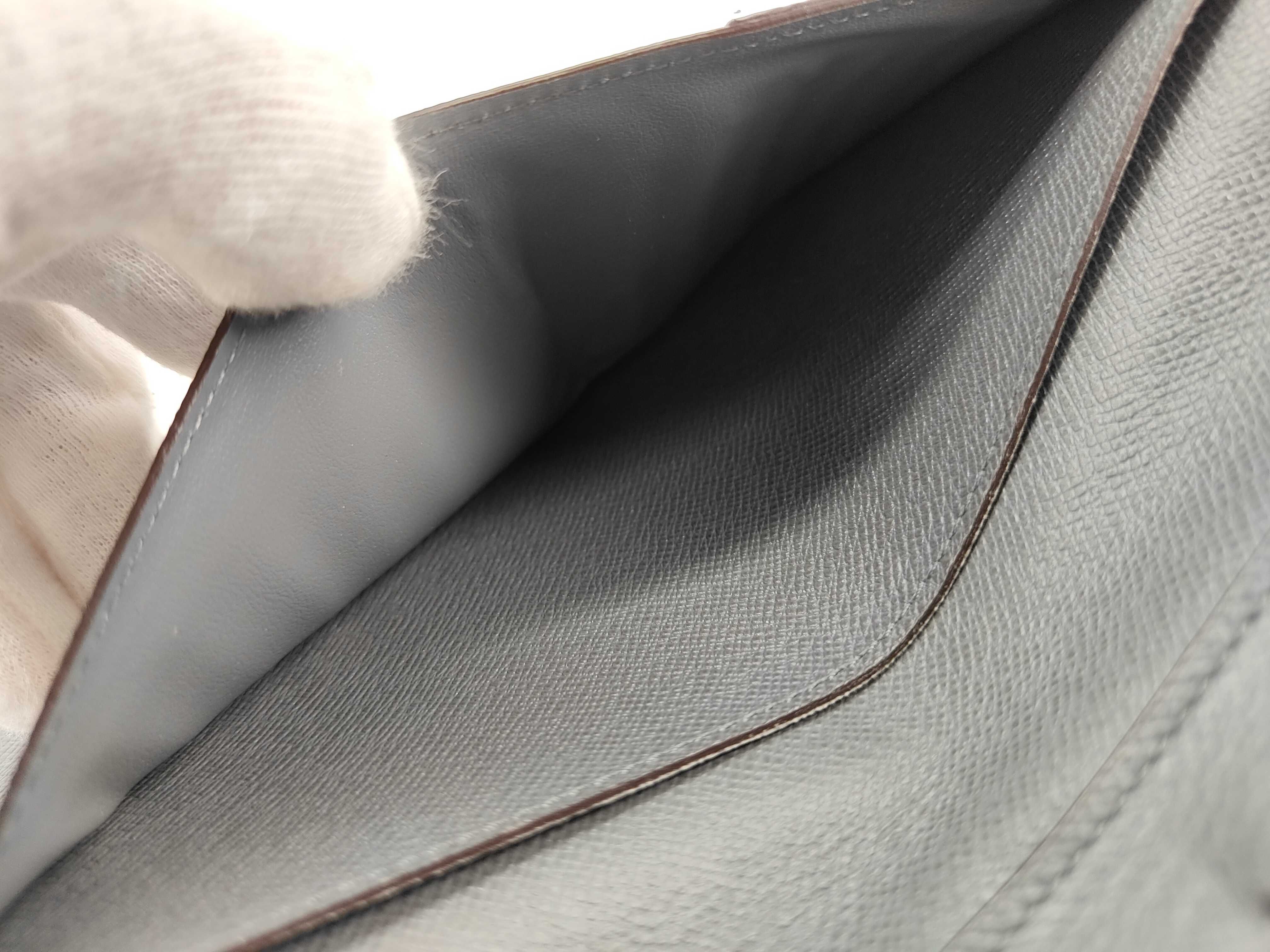 Taiga Louis Vuitton Taiga Wallet Billfold — view 13