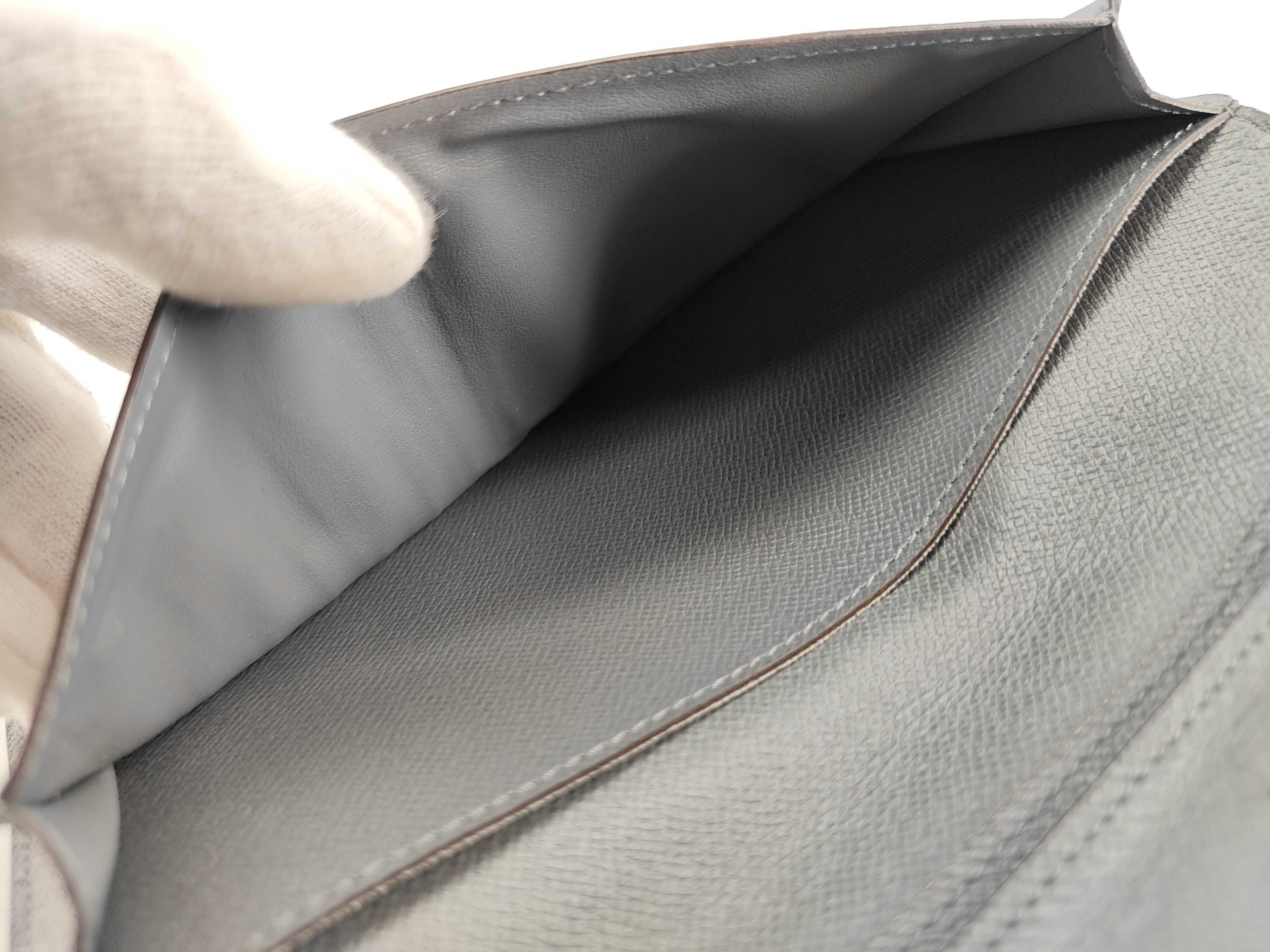 Taiga Louis Vuitton Taiga Wallet Billfold — view 10