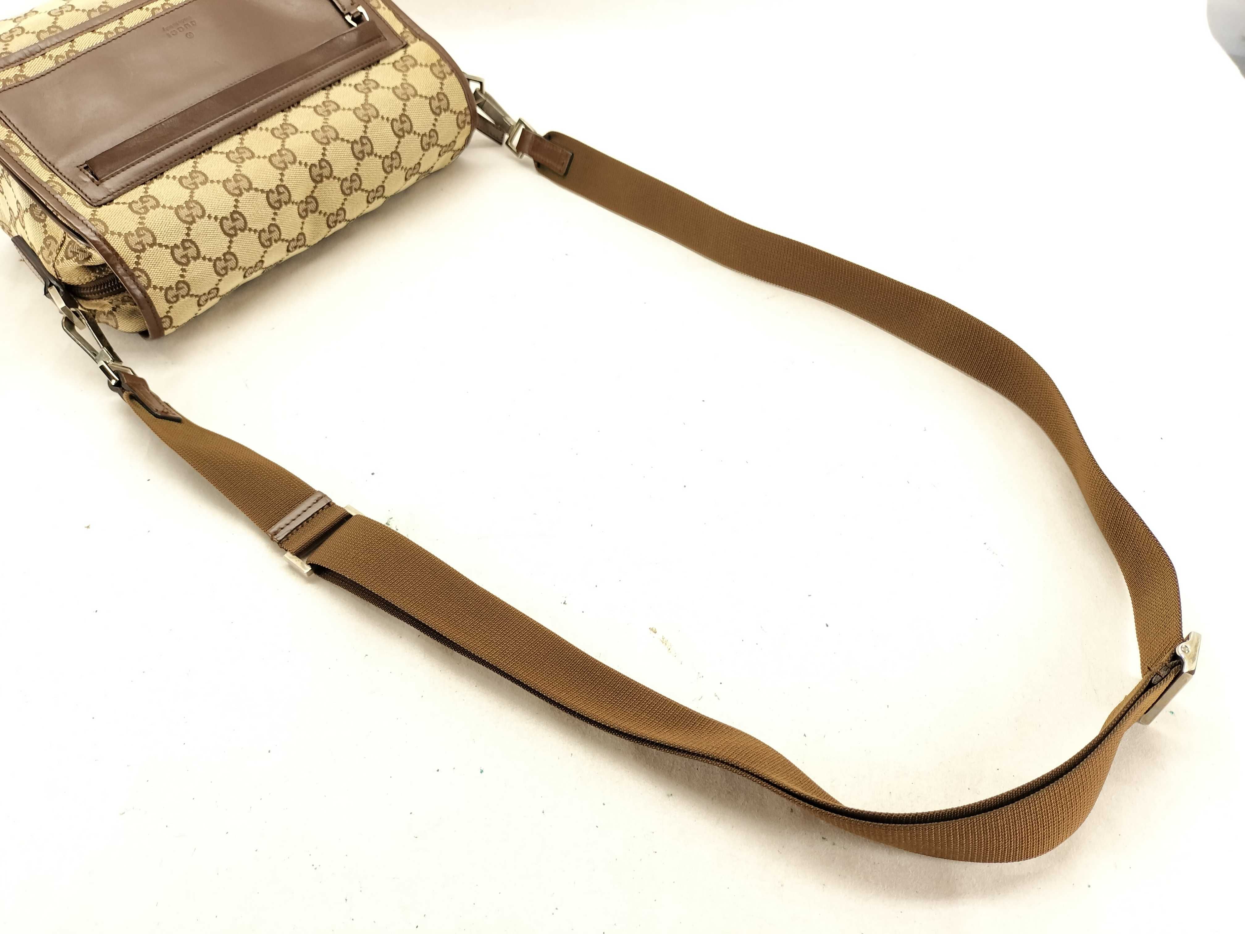 GG Canvas Shoulder Bag — view 3