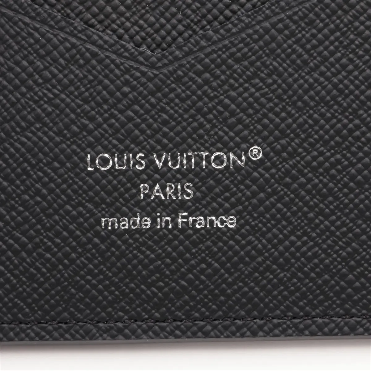 Eclipse Couverture Passport M64501 Black Passport Case (RFID Activated) — view 6