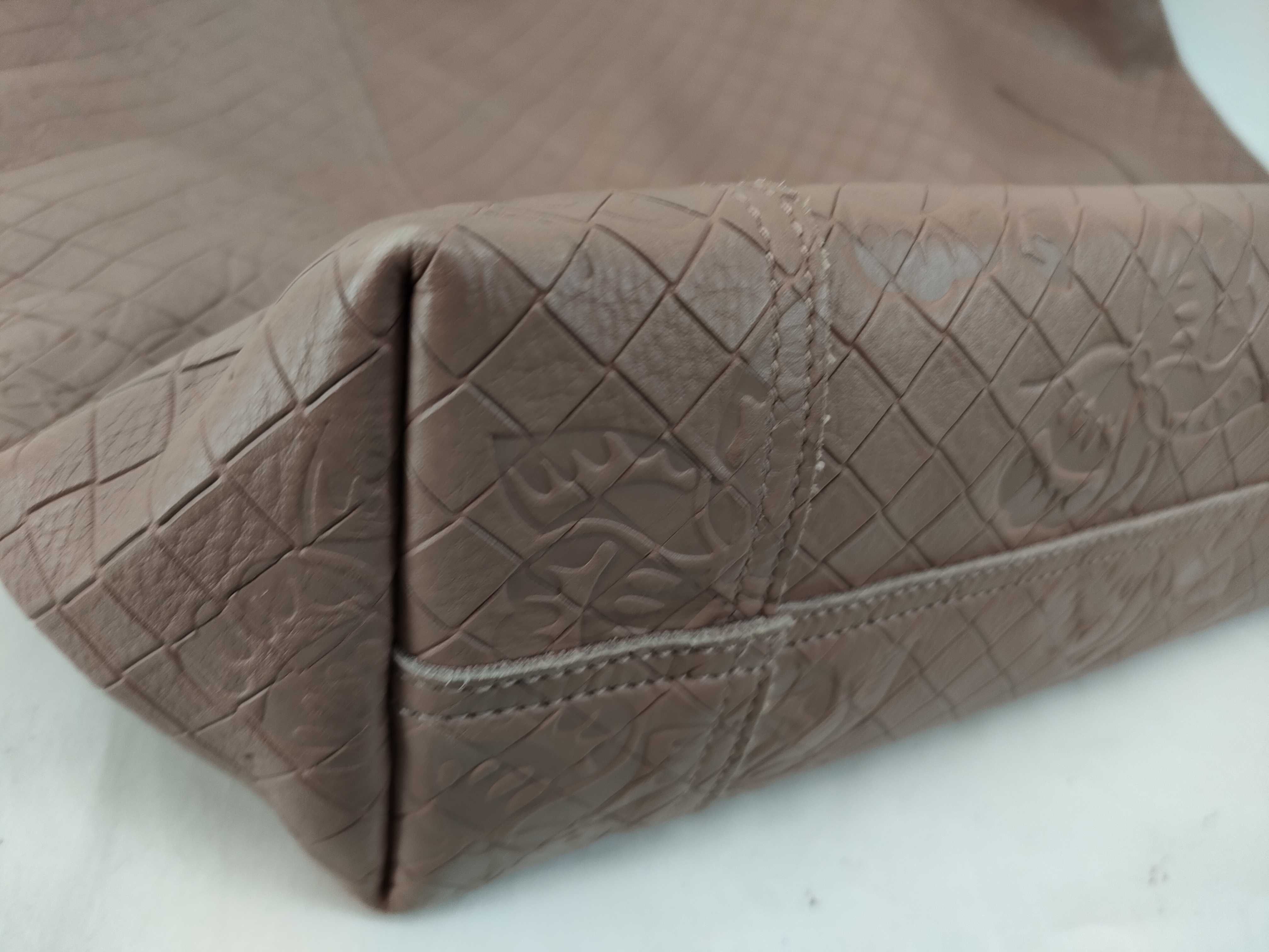Mirage Papillon Tote Bag — view 4