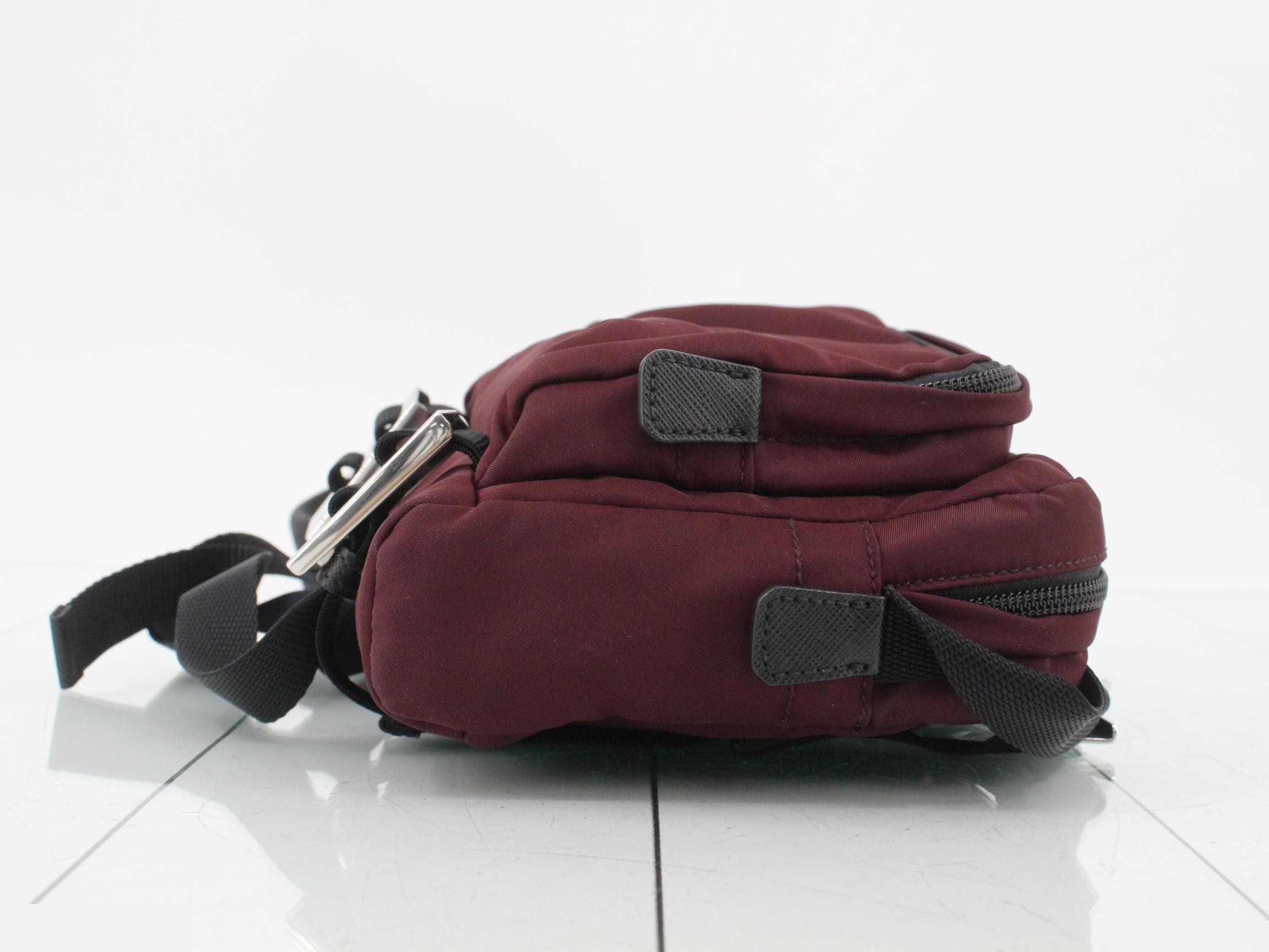 Triangle logo shoulder bag — view 3