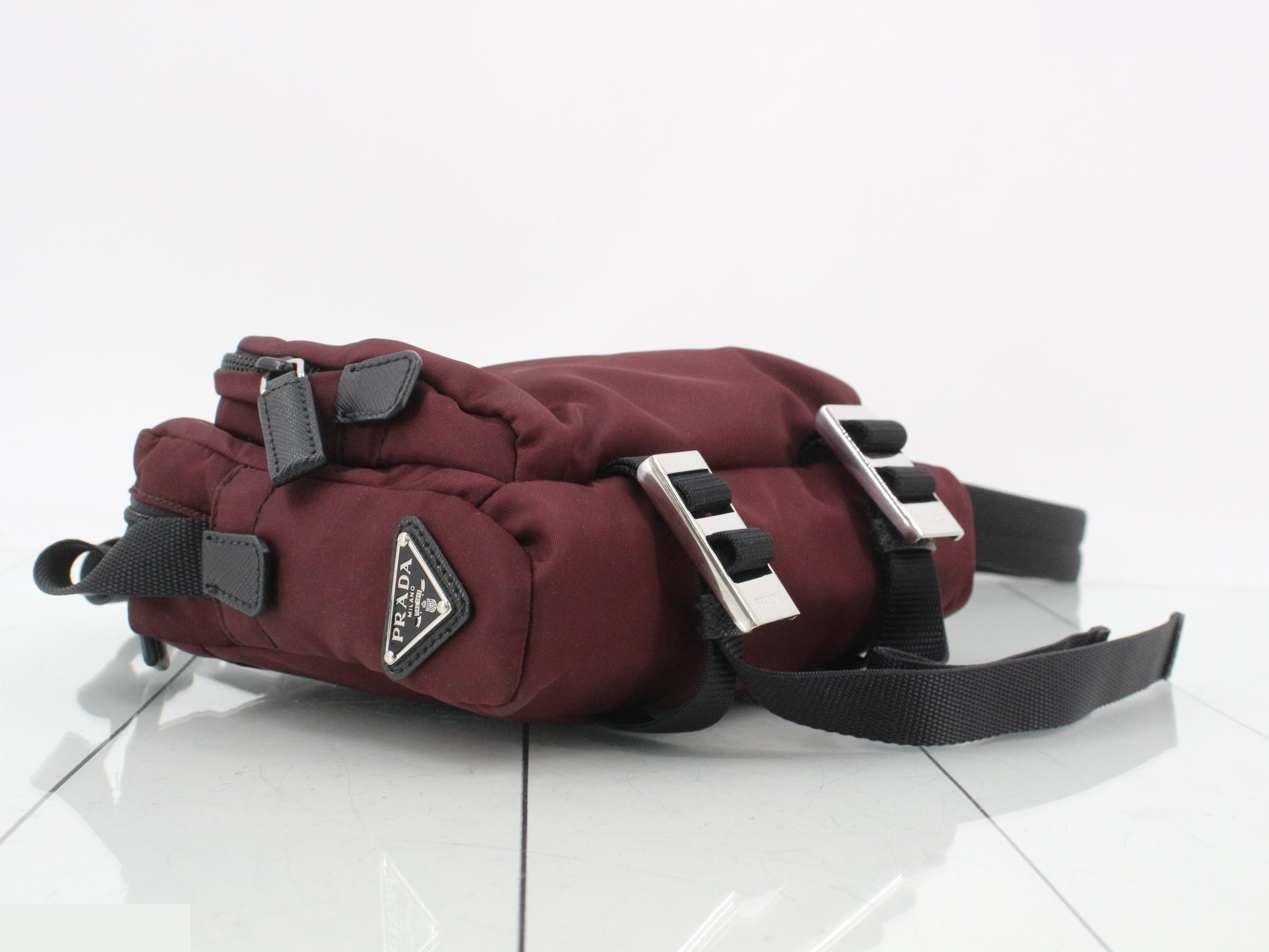 Triangle logo shoulder bag — view 5