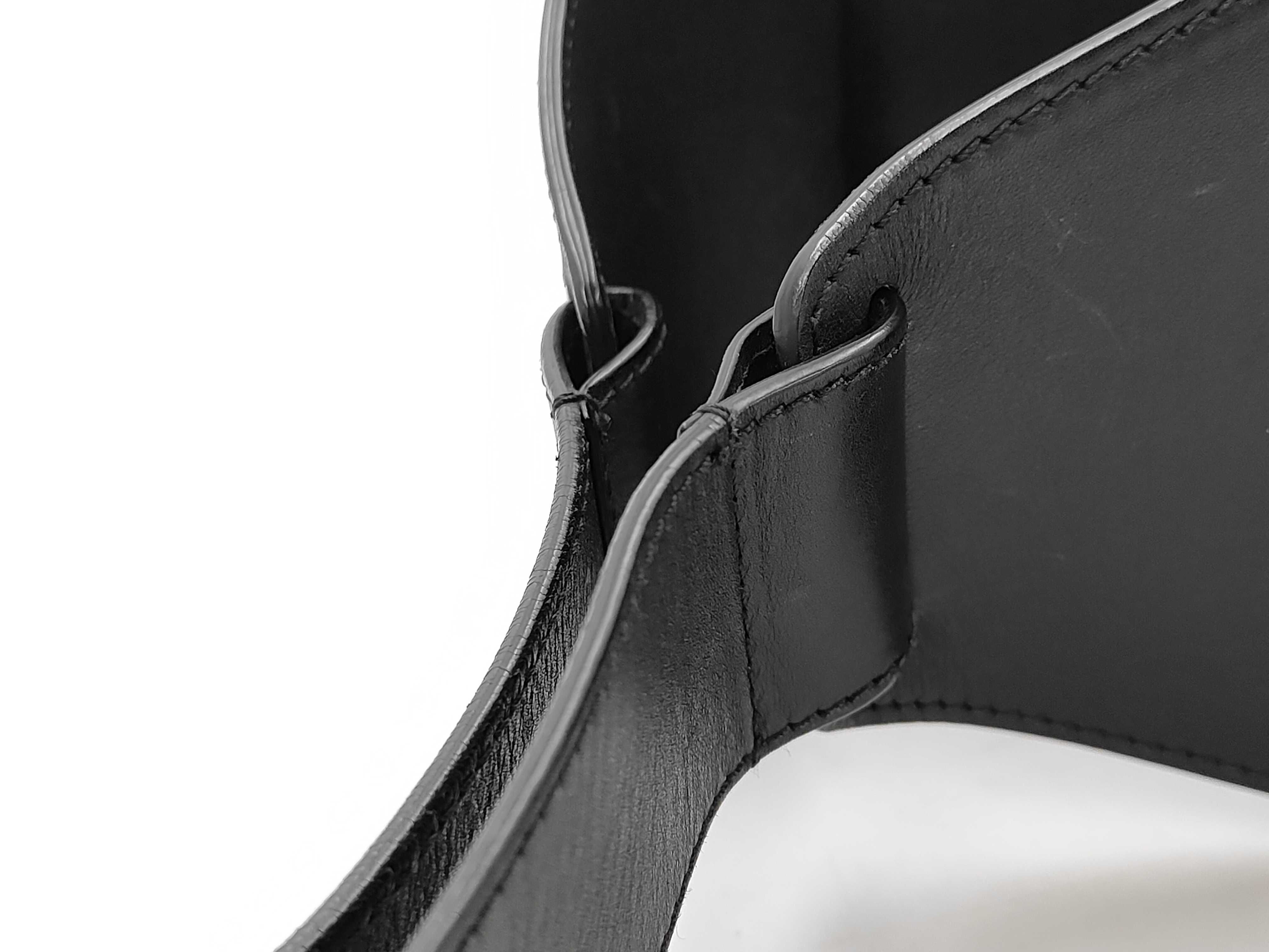 UNIFORM Lambskin Quilted Belt Bag Waist Bag — view 5