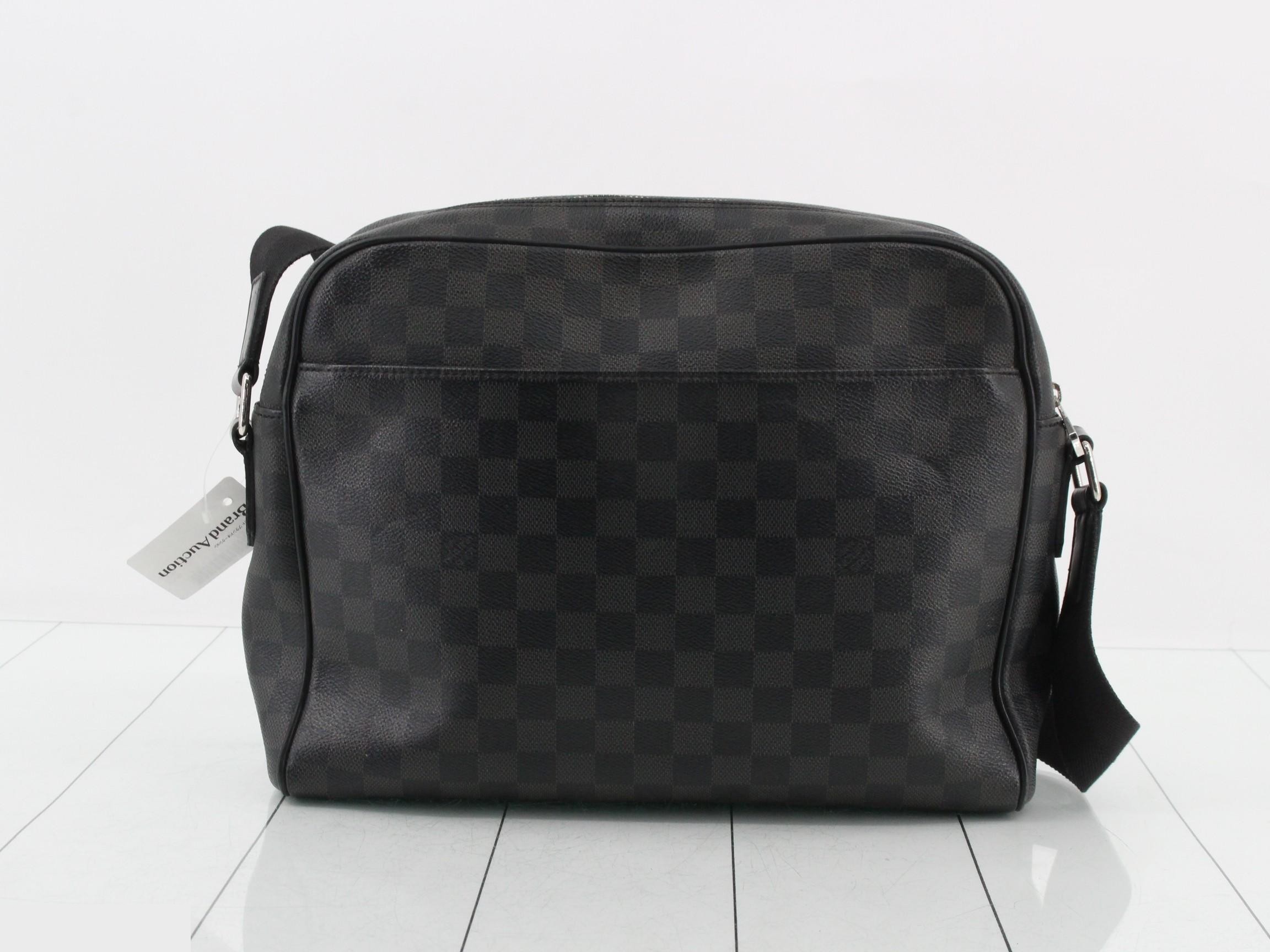 Damier Graphite Shoulder Bag — view 2
