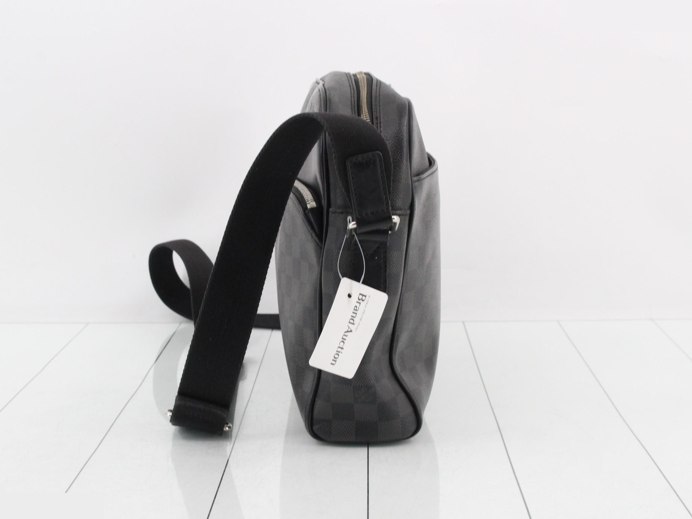 Damier Graphite Shoulder Bag — view 3