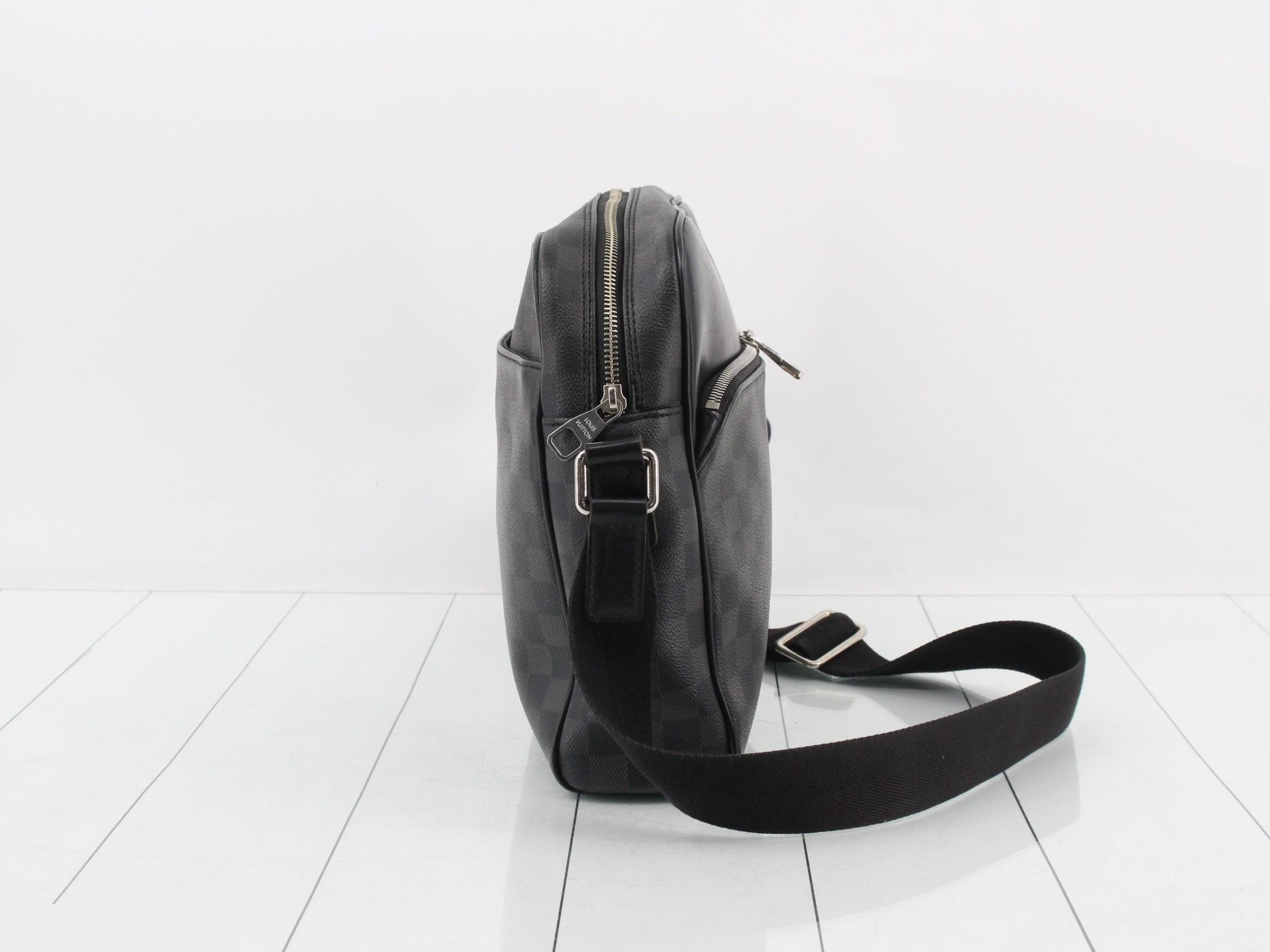 Damier Graphite Shoulder Bag — view 4