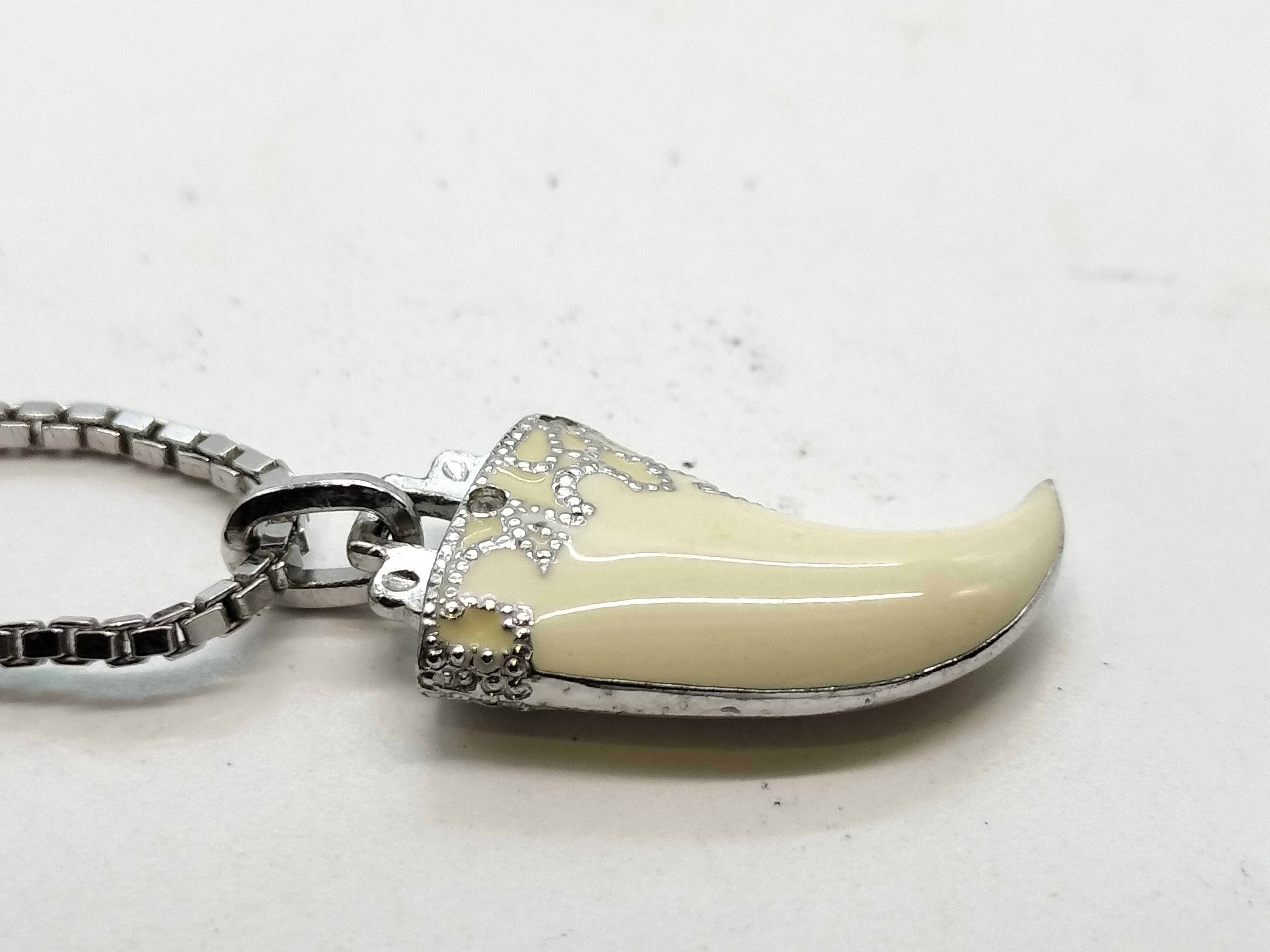 Horn Necklace — view 3