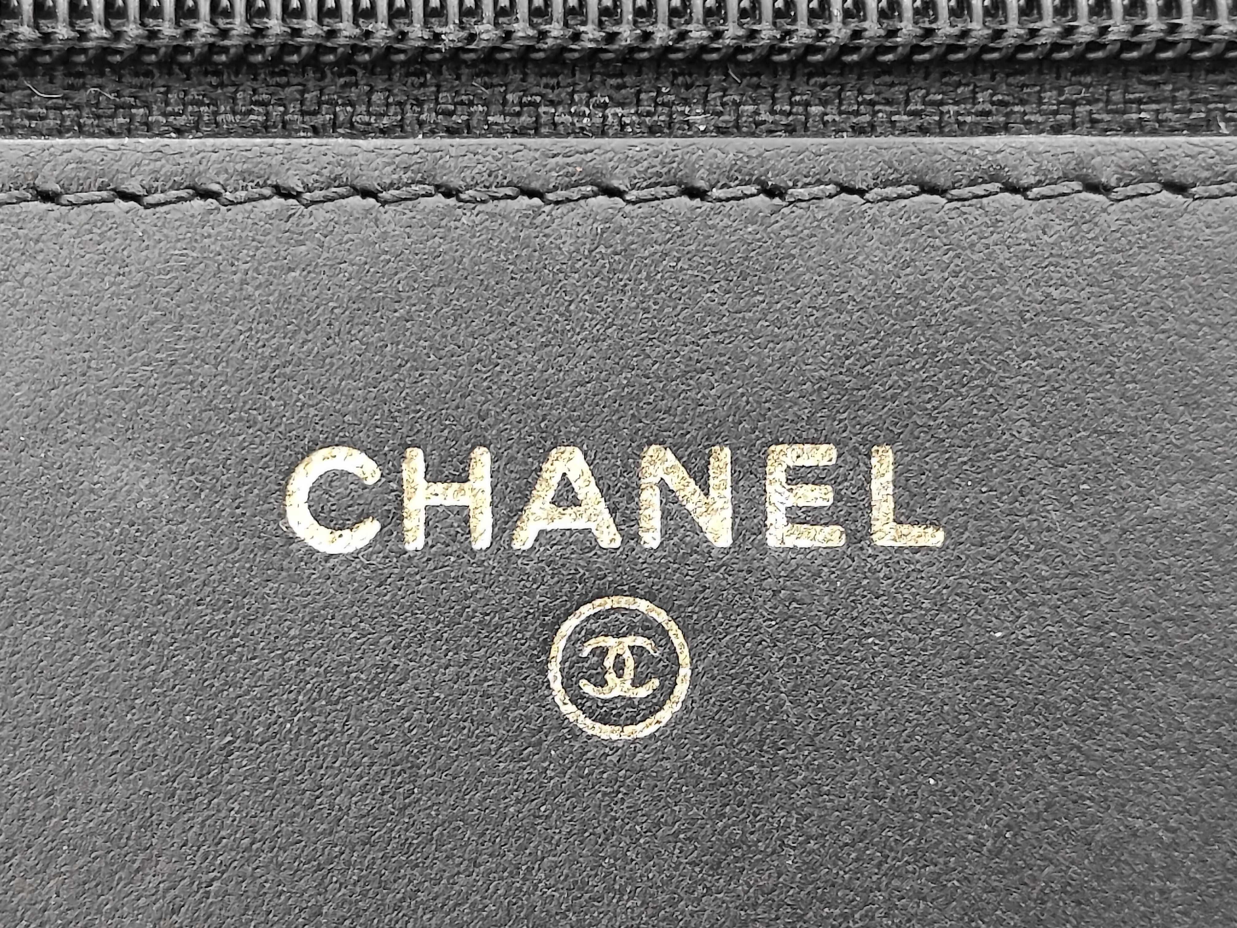 WOC Chain Bag Shoulder Bag — view 11