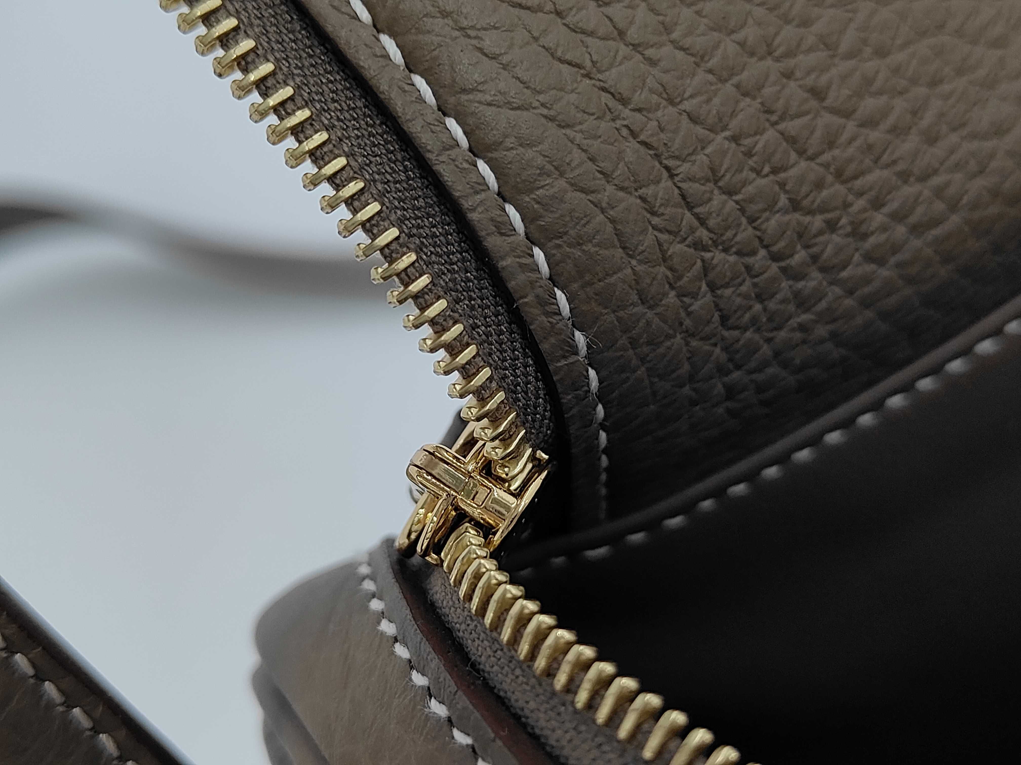 Lindy Mini Etoupe Gold Hardware G Stamp Shoulder Bag — view 9