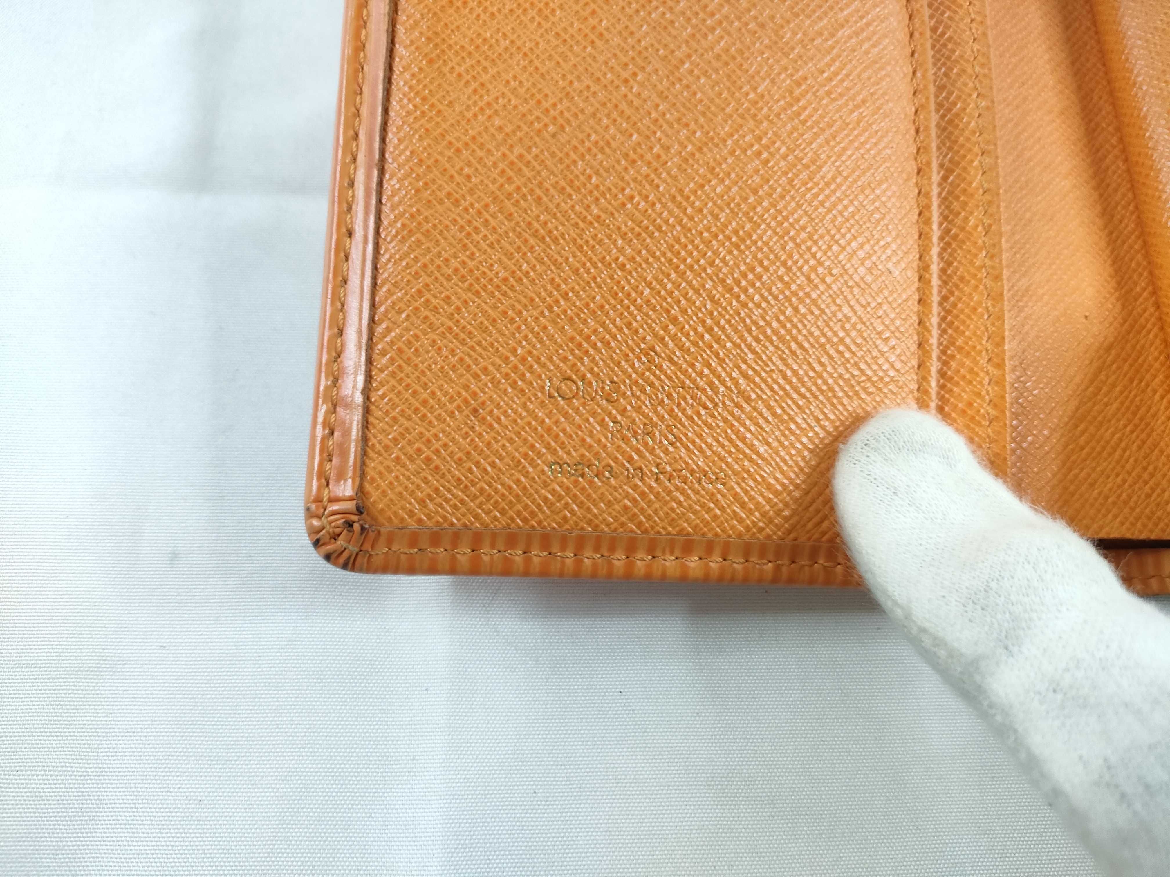 Epi / Epi / Folding Wallet / Leather Wallet — view 9