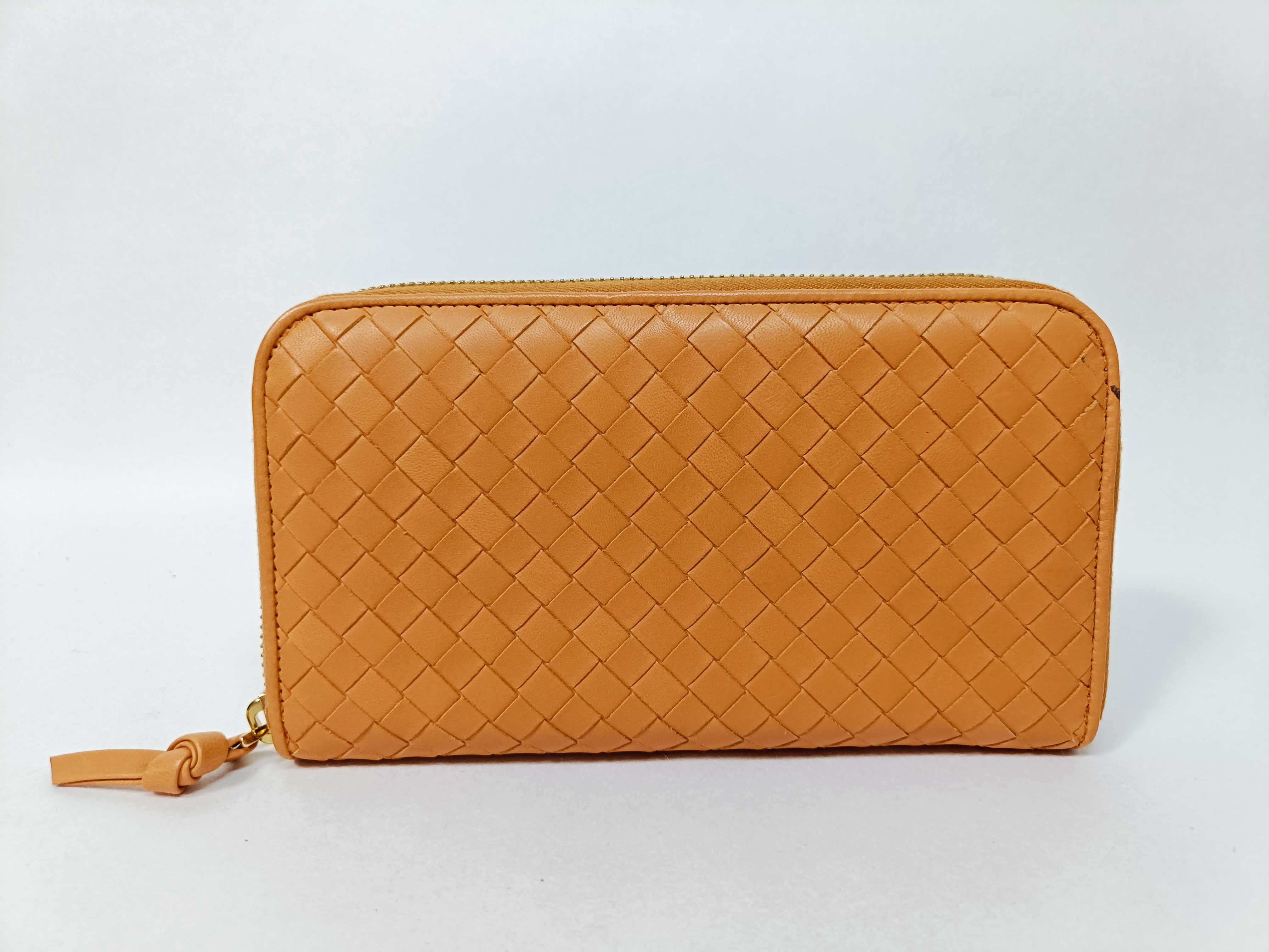 Intrecciato Round Zipper Long Wallet