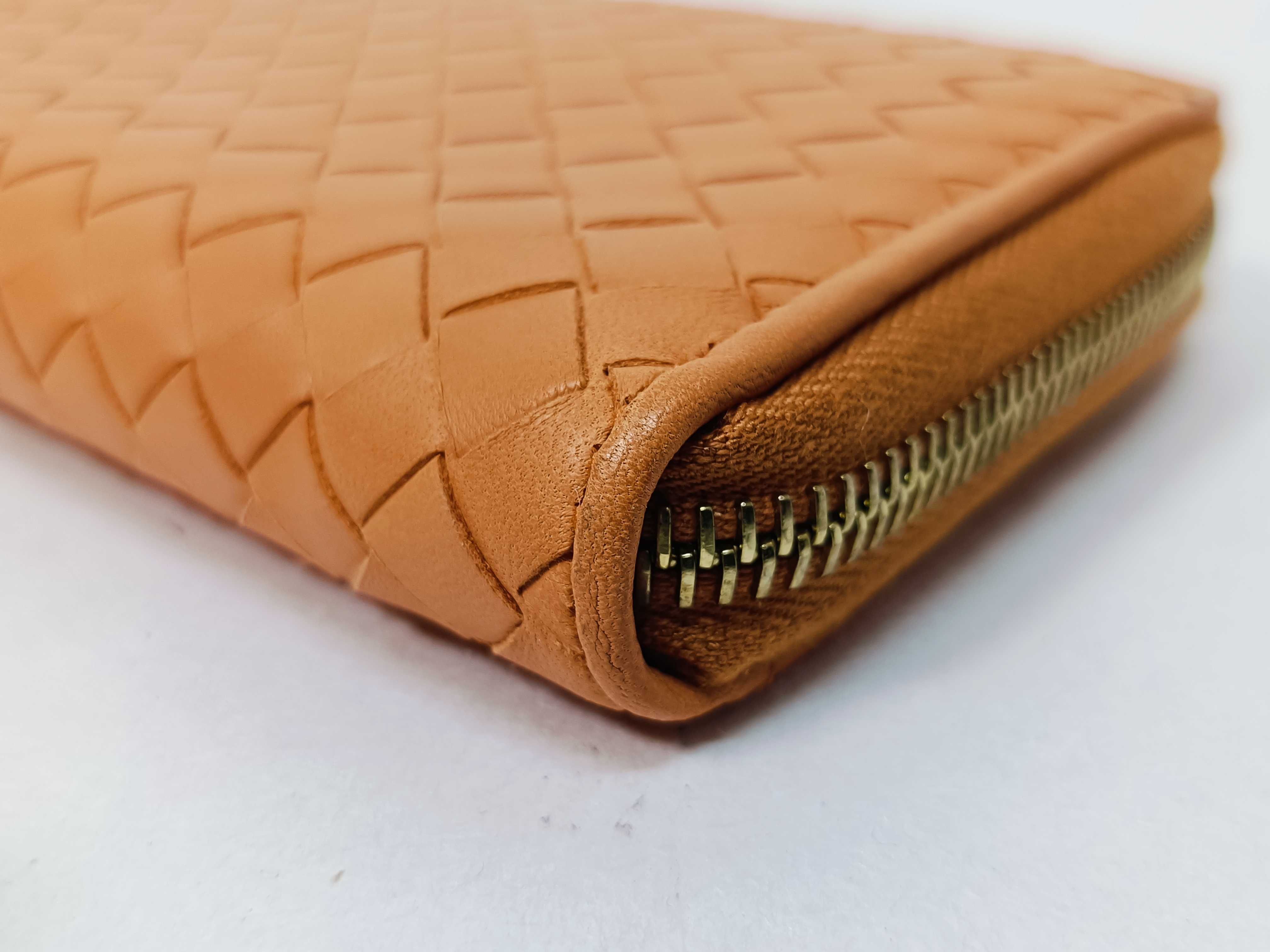 Intrecciato Round Zipper Long Wallet — view 4