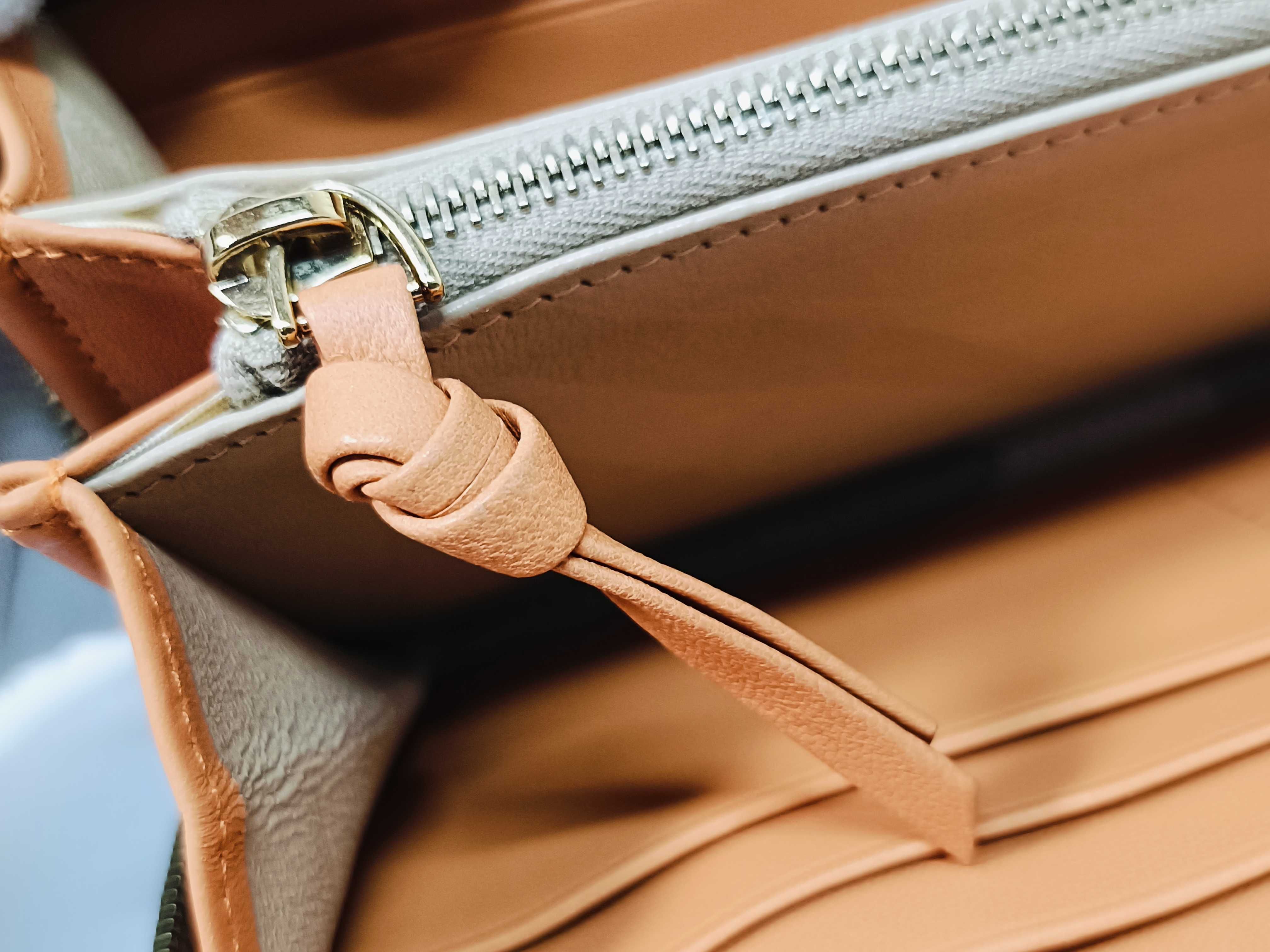 Intrecciato Round Zipper Long Wallet — view 10