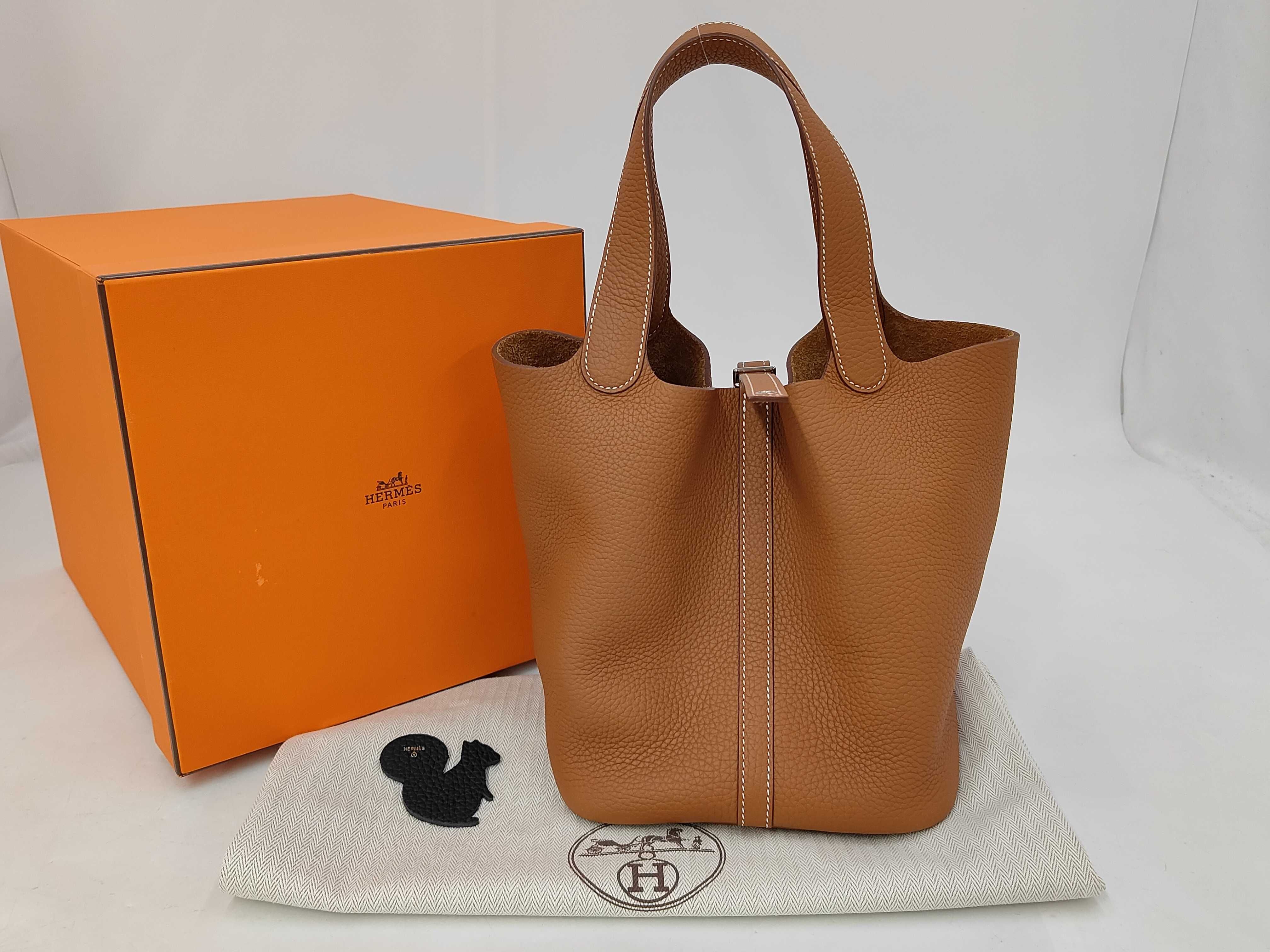 Picotin Lock MM B stamp handbag