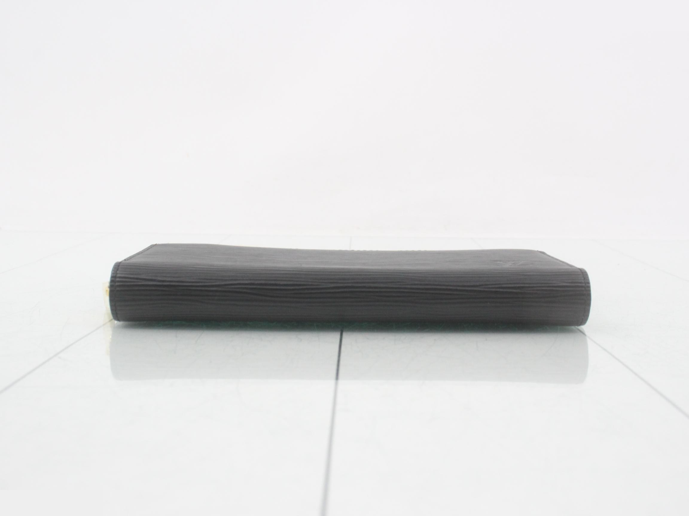 Zippy Wallet Noir Gold Hardware — view 3