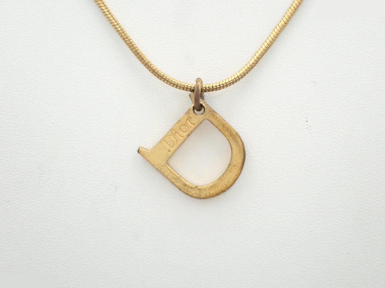 necklace, chain approximately 42cm